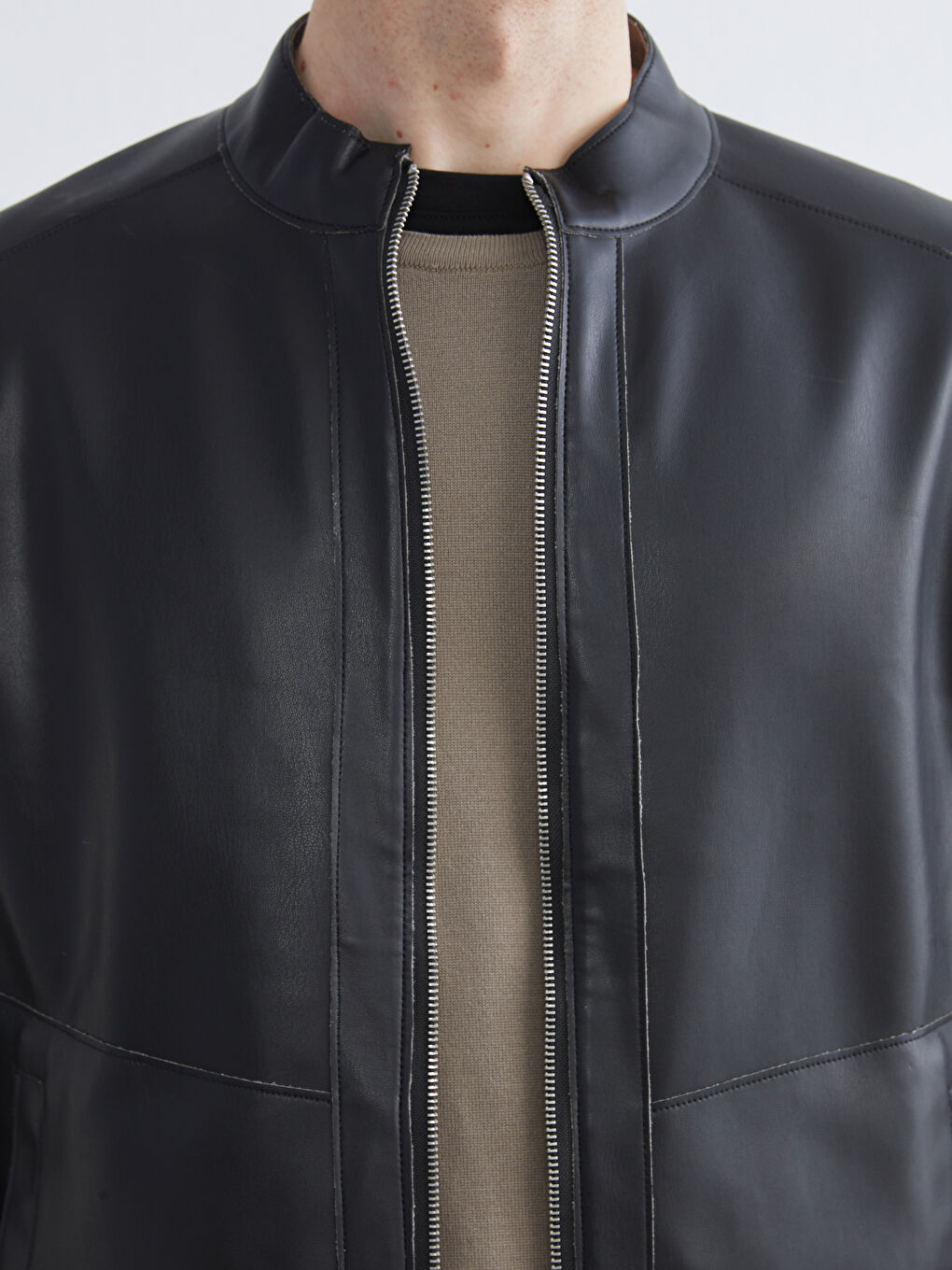 Bej Standart Kalıp Dik Yaka Erkek Deri Görünümlü Mont-3