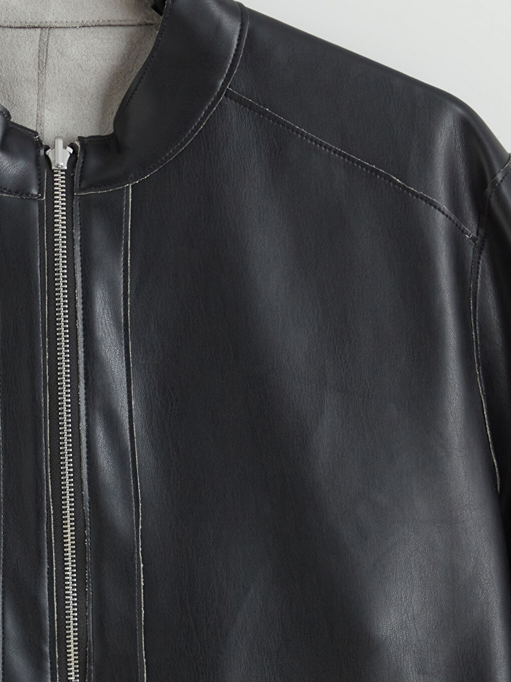 Bej Standart Kalıp Dik Yaka Erkek Deri Görünümlü Mont-10