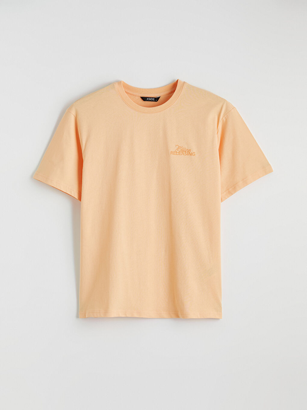 Pembe Bisiklet Yaka Nakışlı Penye Erkek Tişört-4