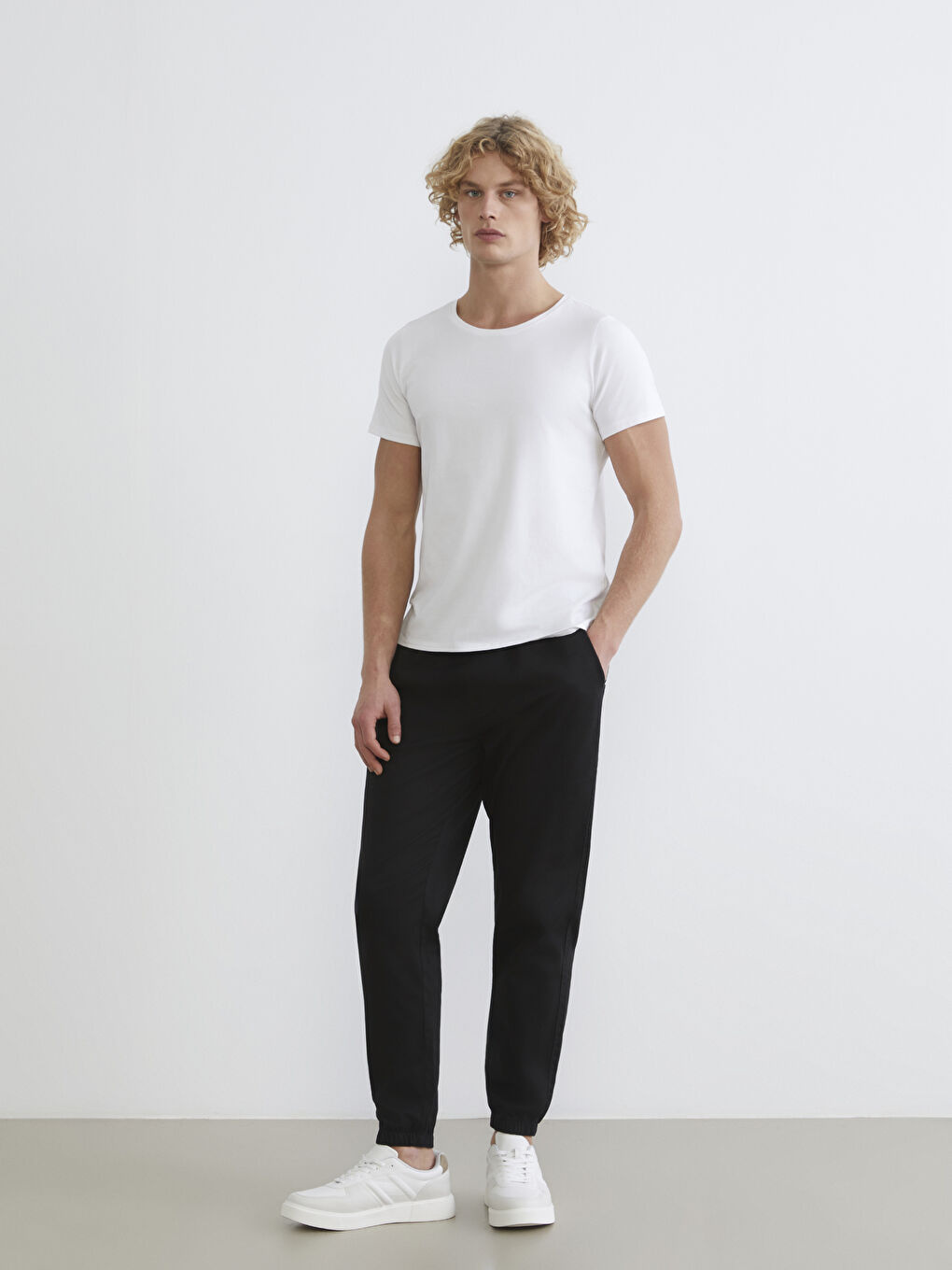 Siyah Standart Kalıp Erkek Gabardin Jogger Pantolon