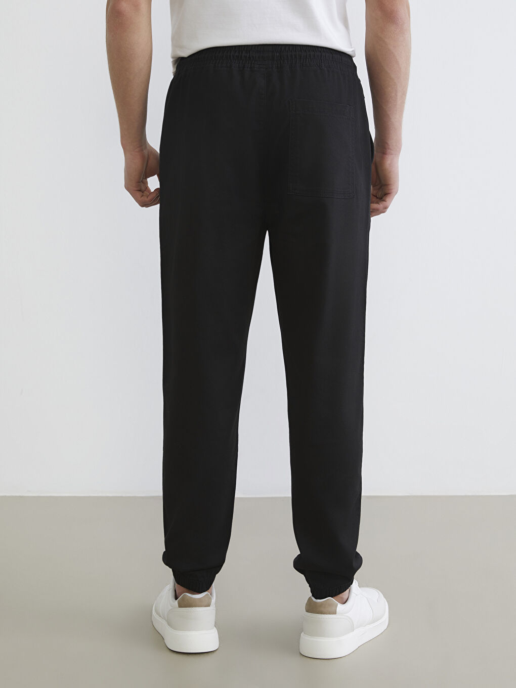 Siyah Standart Kalıp Erkek Gabardin Jogger Pantolon-3