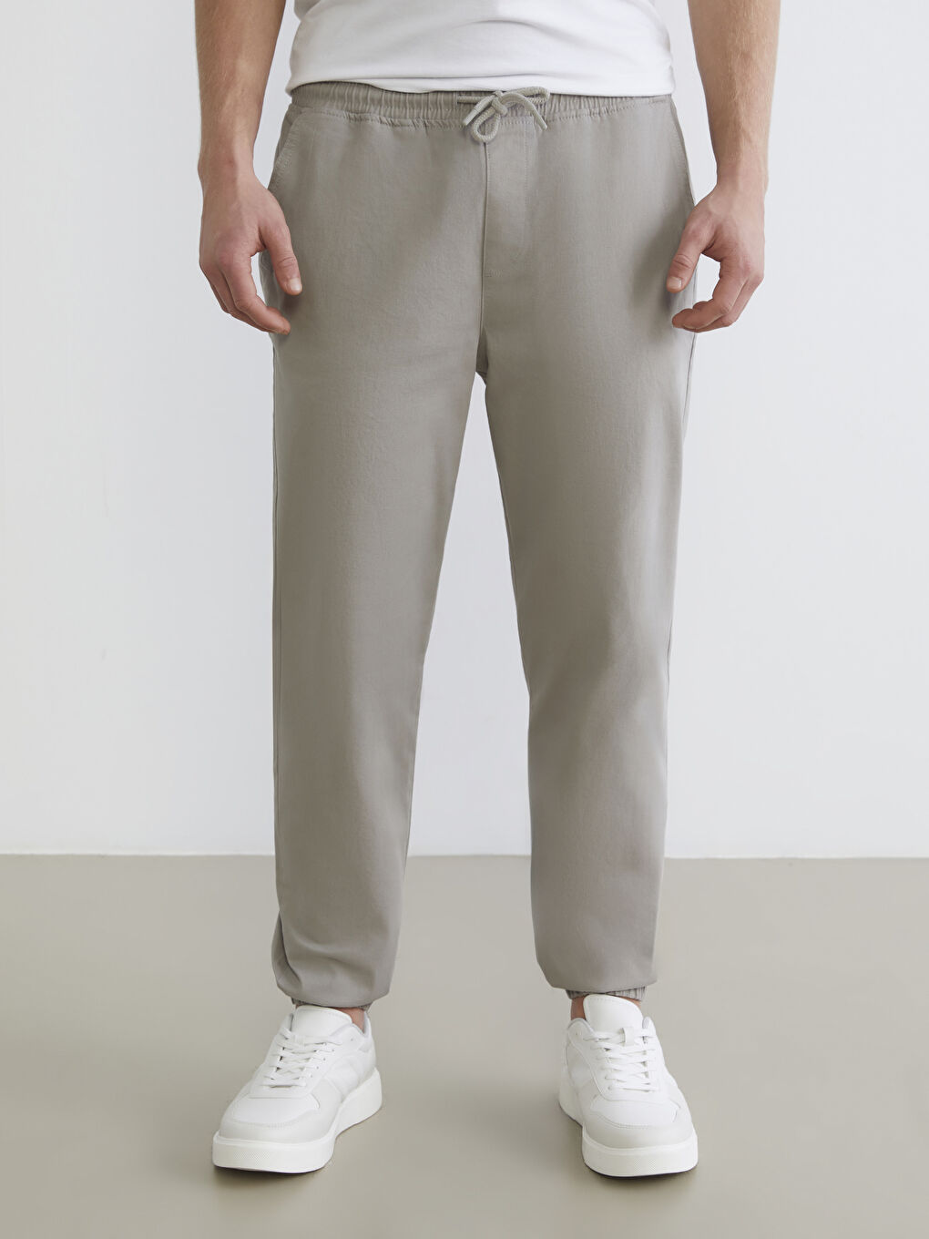 Gri Standart Kalıp Erkek Gabardin Jogger Pantolon-1