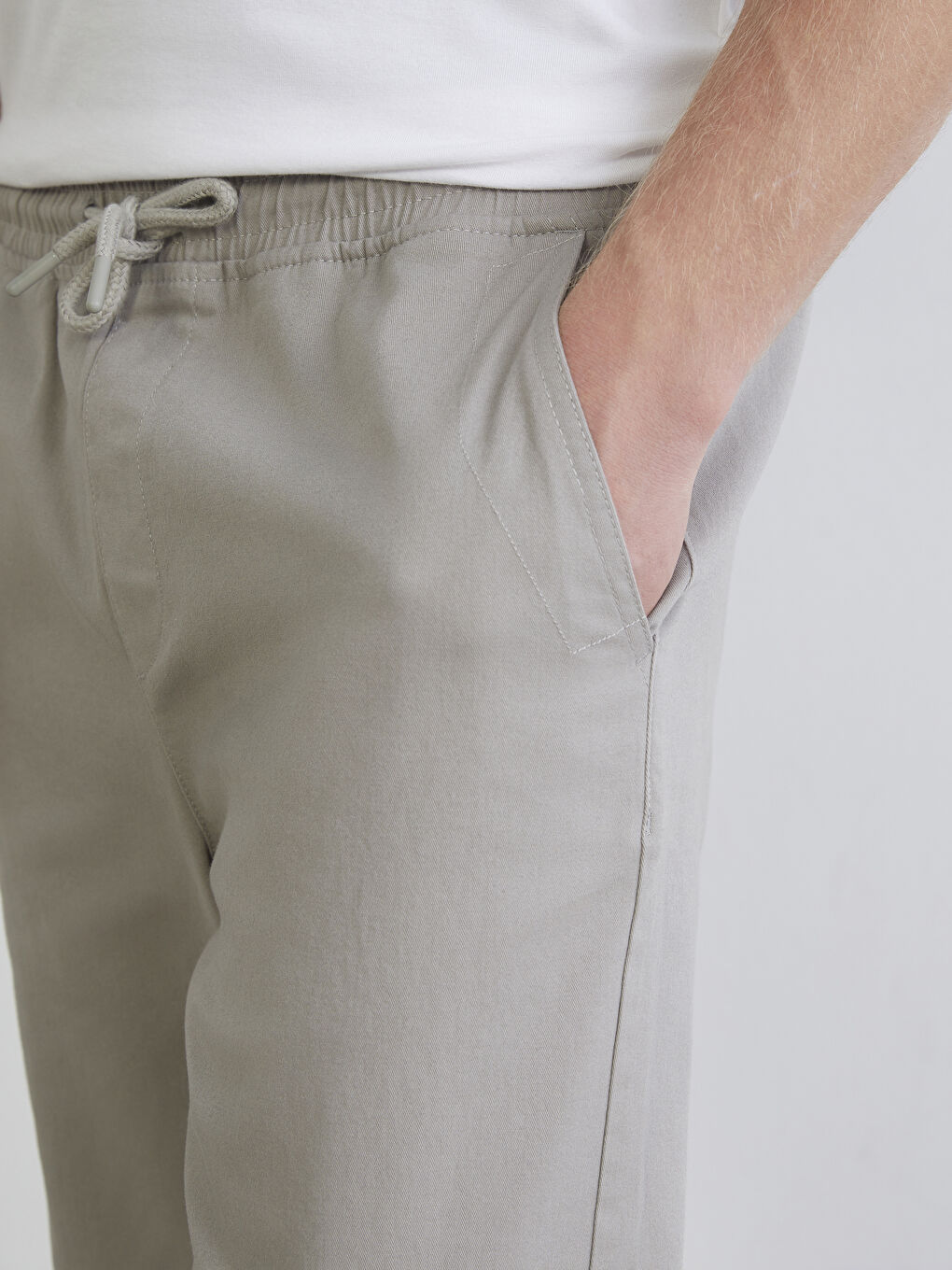 Gri Standart Kalıp Erkek Gabardin Jogger Pantolon-2