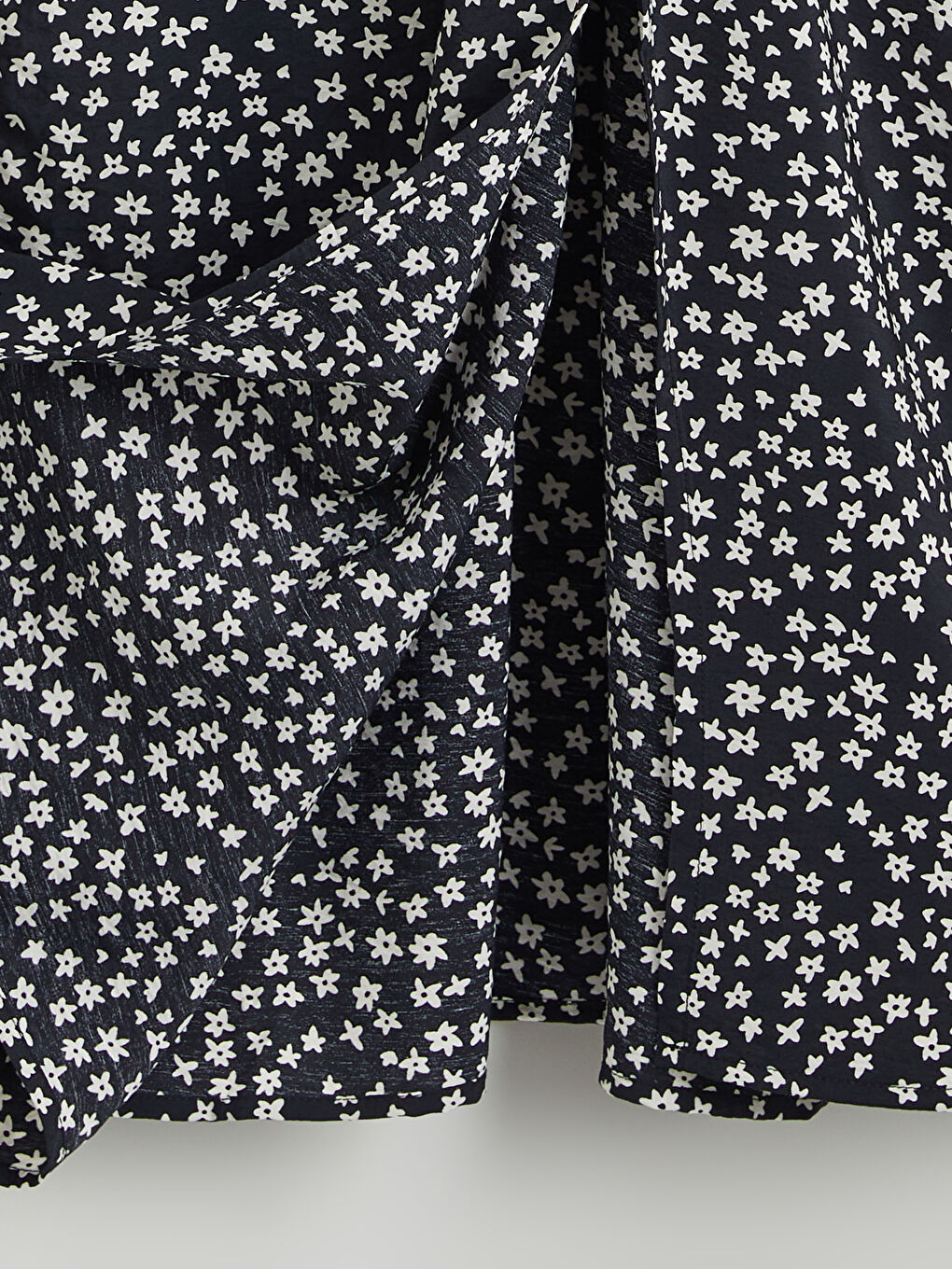 Шаршы жағалы гүлді қимасы бар көйлек-6