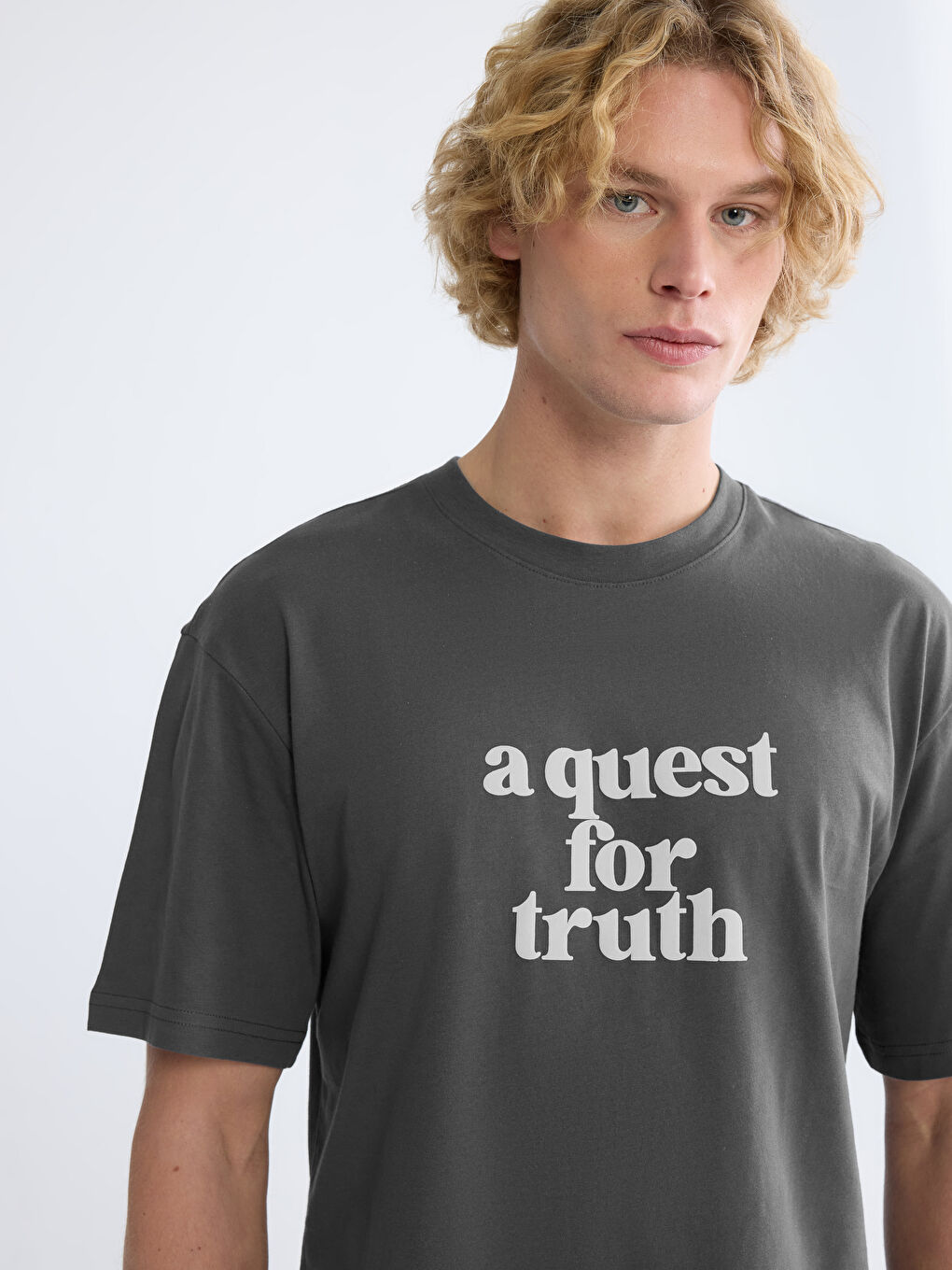 Antrasit Bisiklet Yaka Baskılı Erkek Tişört