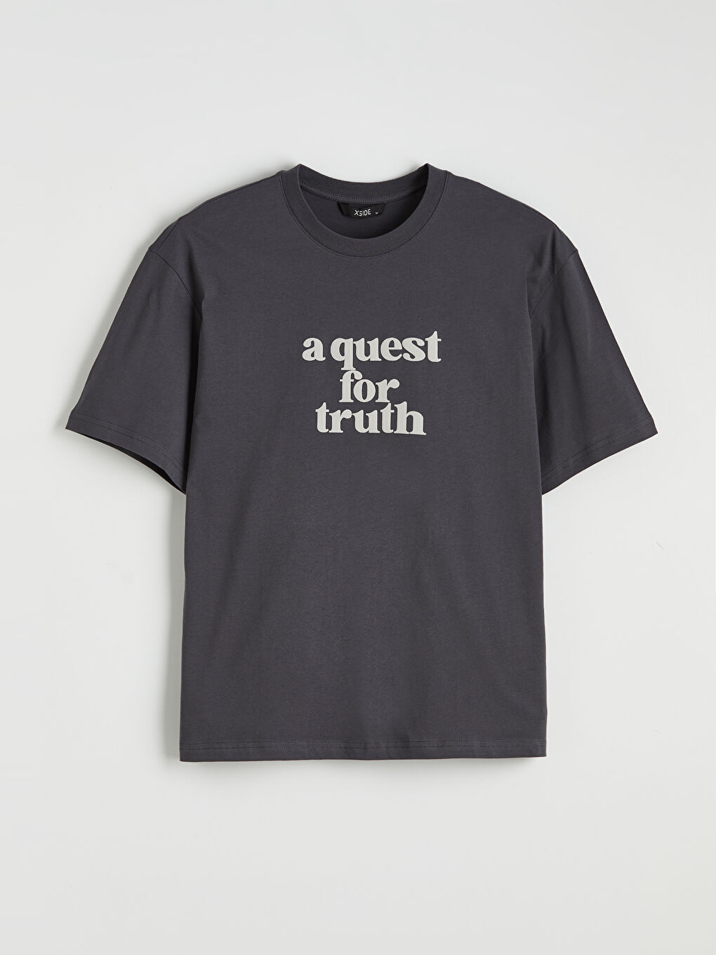 Antrasit Bisiklet Yaka Baskılı Erkek Tişört-4