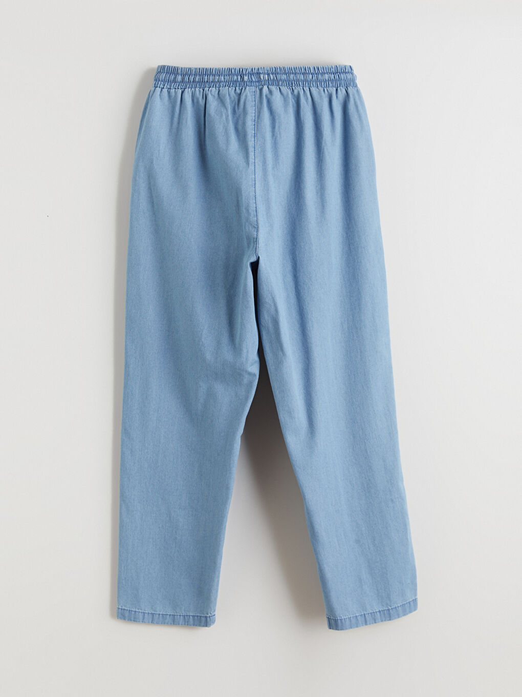 Женские джинсы морковного кроя с эластичным поясом-5