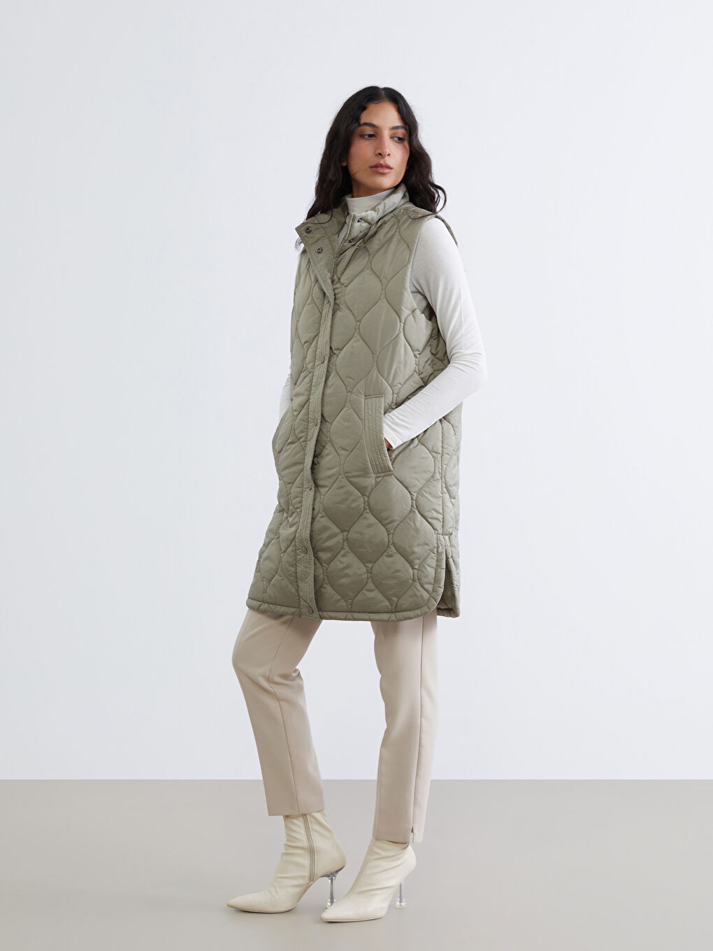 Haki Dik Yaka Kapitone Kadın Şişme Yelek-1