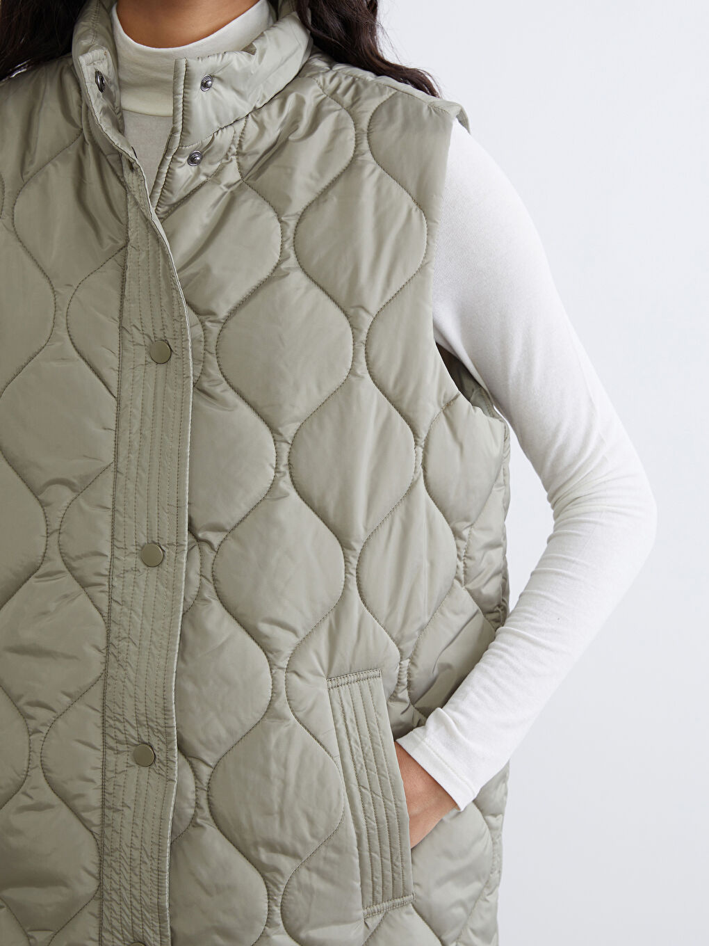 Haki Dik Yaka Kapitone Kadın Şişme Yelek-2