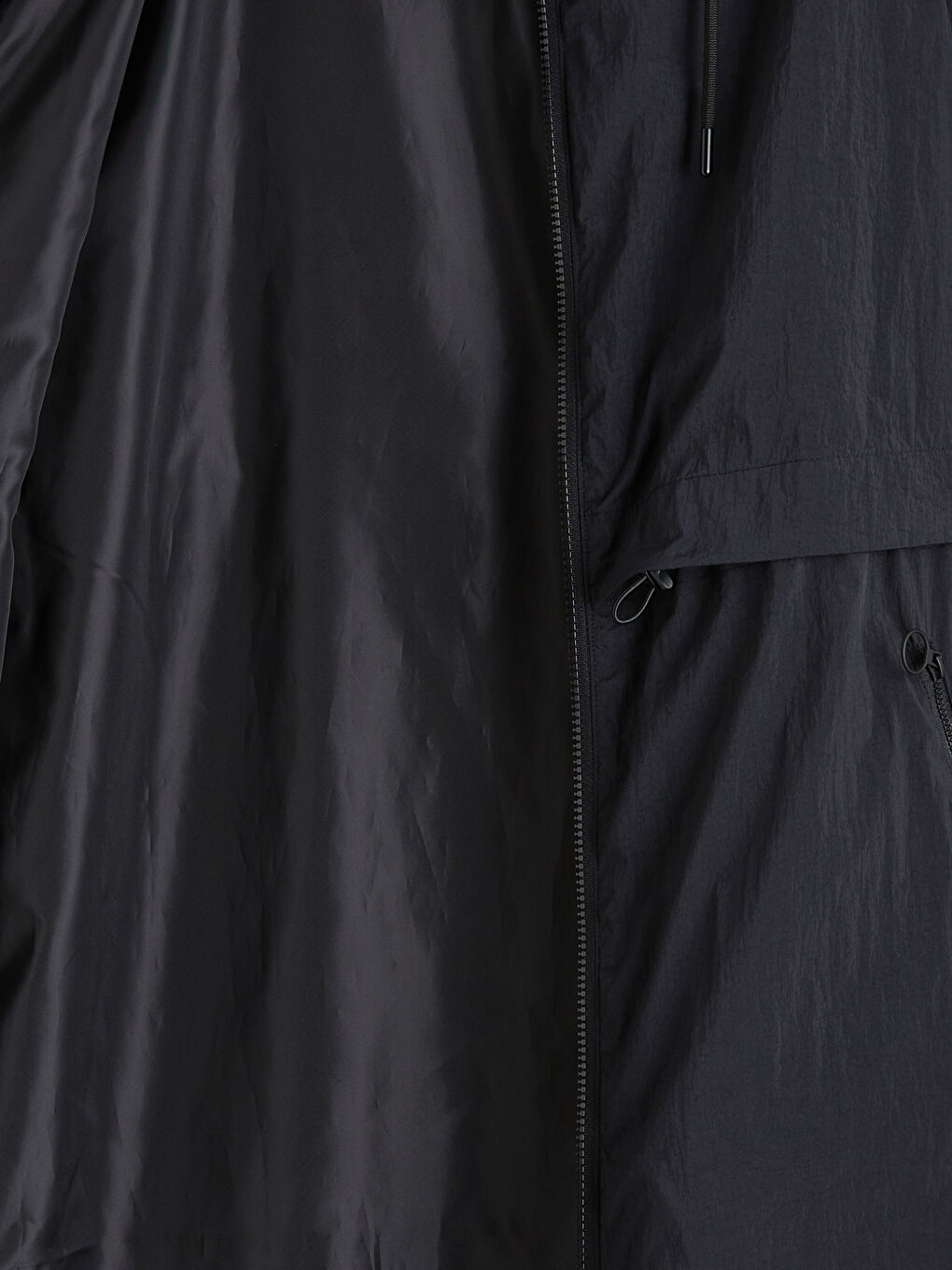 Siyah Kapüşonlu Büzgülü Kadın Yağmurluk-5