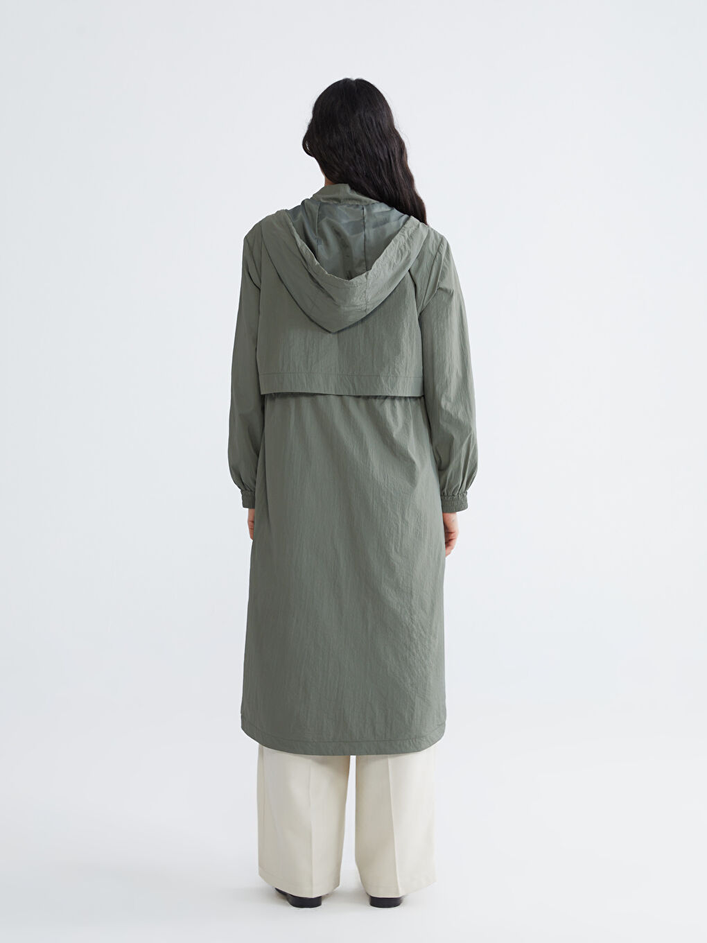 Haki Kapüşonlu Büzgülü Kadın Yağmurluk-3