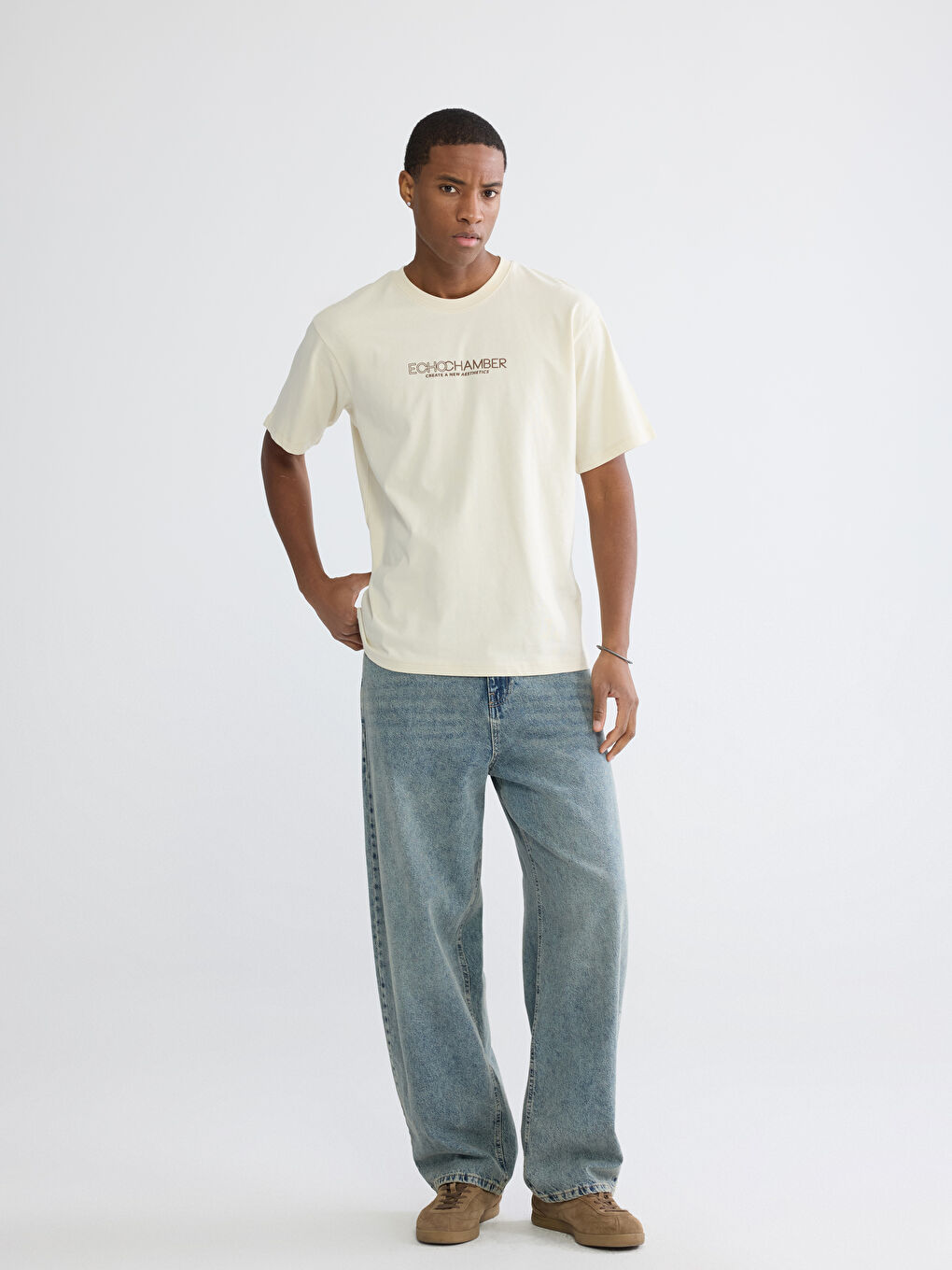 Bej Bisiklet Yaka Baskılı Penye Erkek Tişört-1