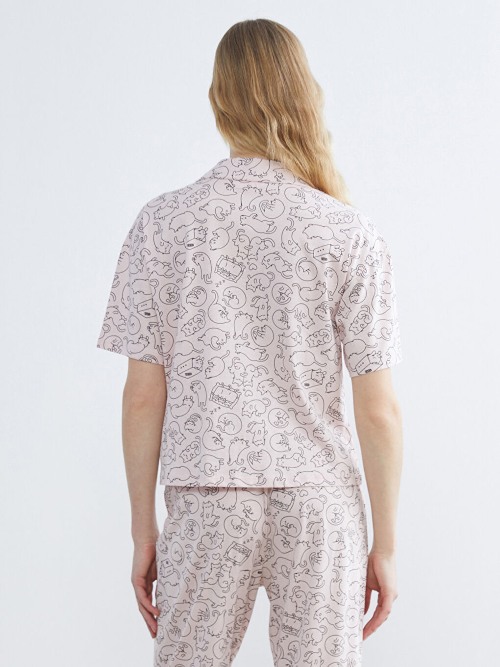 Pembe Gömlek Yaka Kedi Baskılı Kadın Pijama Üstü-1