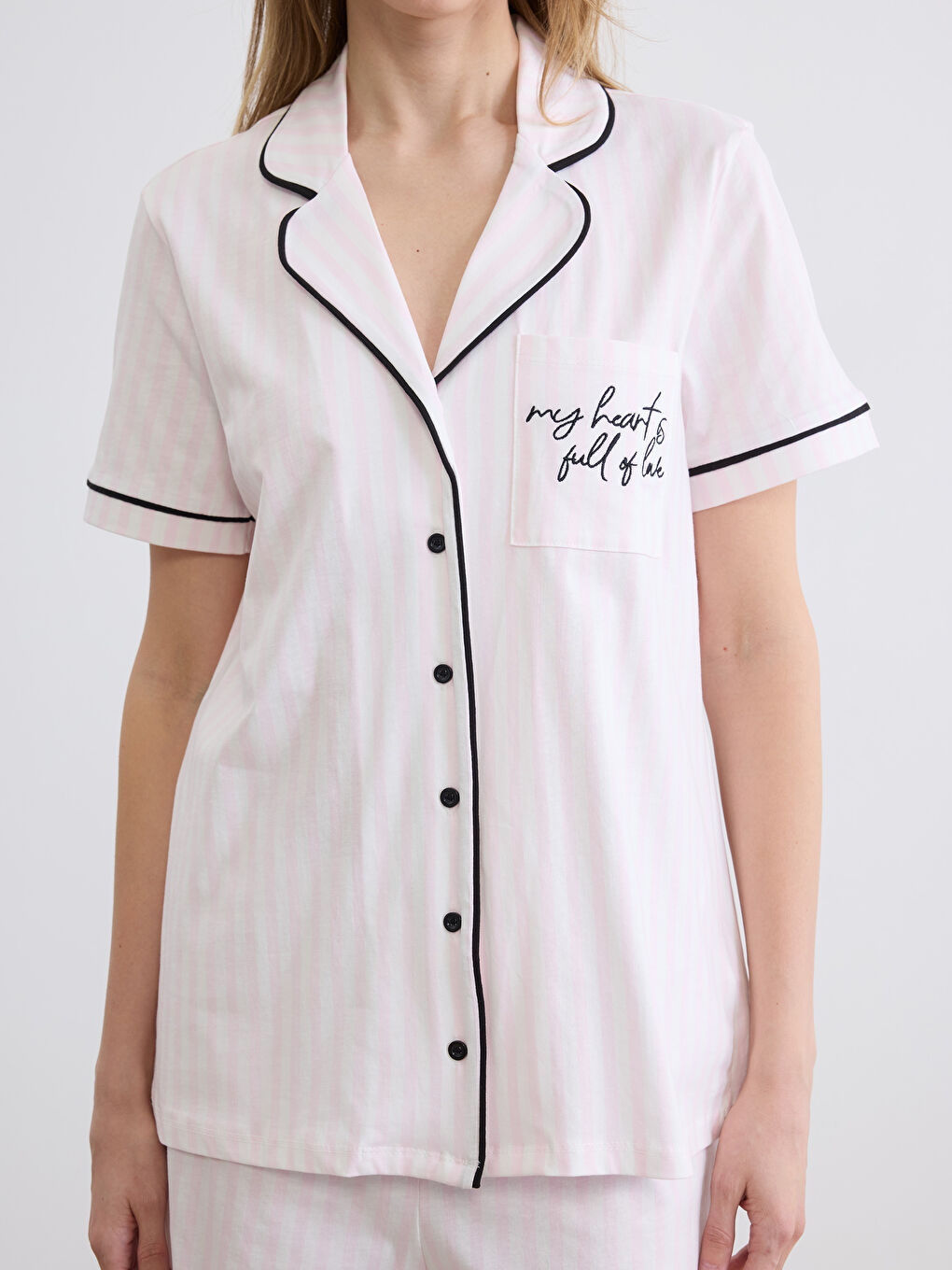 Ekru Gömlek Yaka Çizgili Kadın Şortlu Pijama Takımı-2