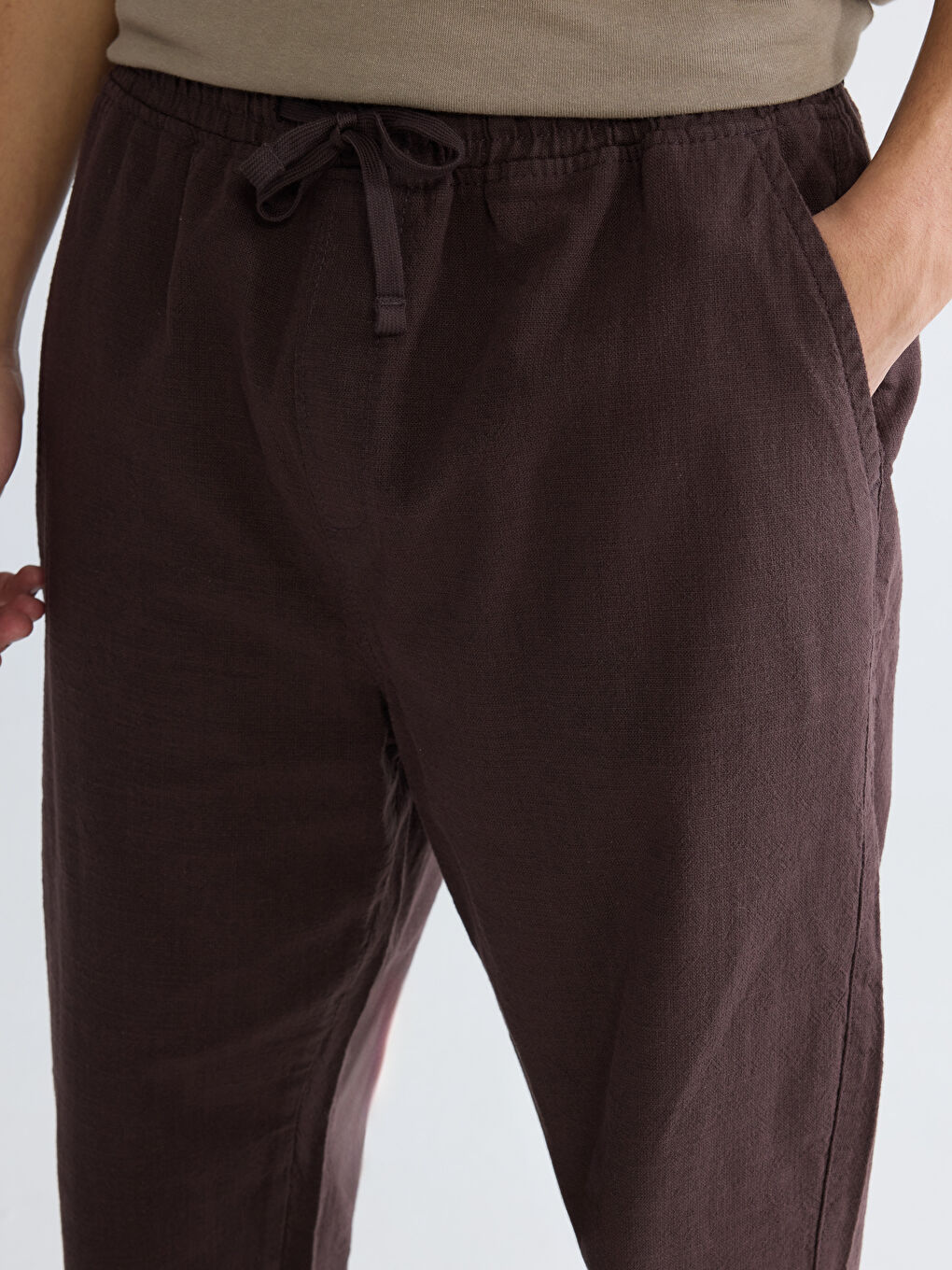 Kahverengi Rahat Kalıp Keten Görünümlü Erkek Pantolon-4