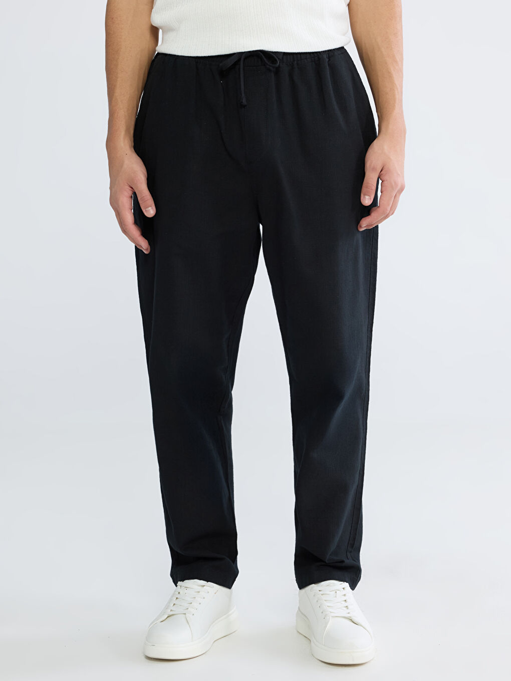 Siyah Rahat Kalıp Keten Görünümlü Erkek Pantolon-4