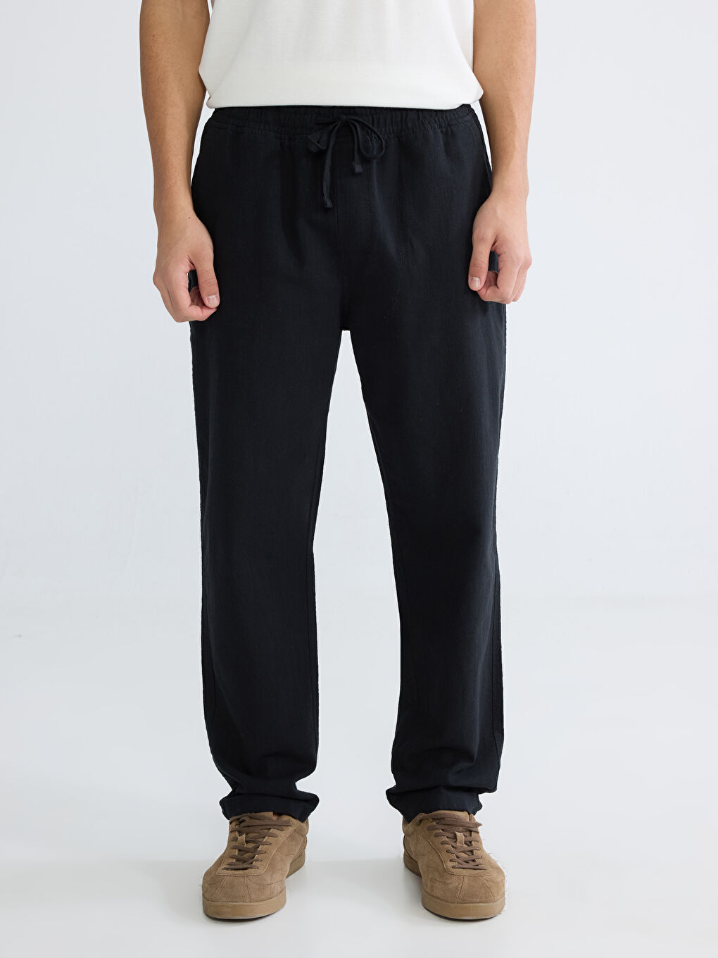 Siyah Rahat Kalıp Keten Görünümlü Erkek Pantolon-3