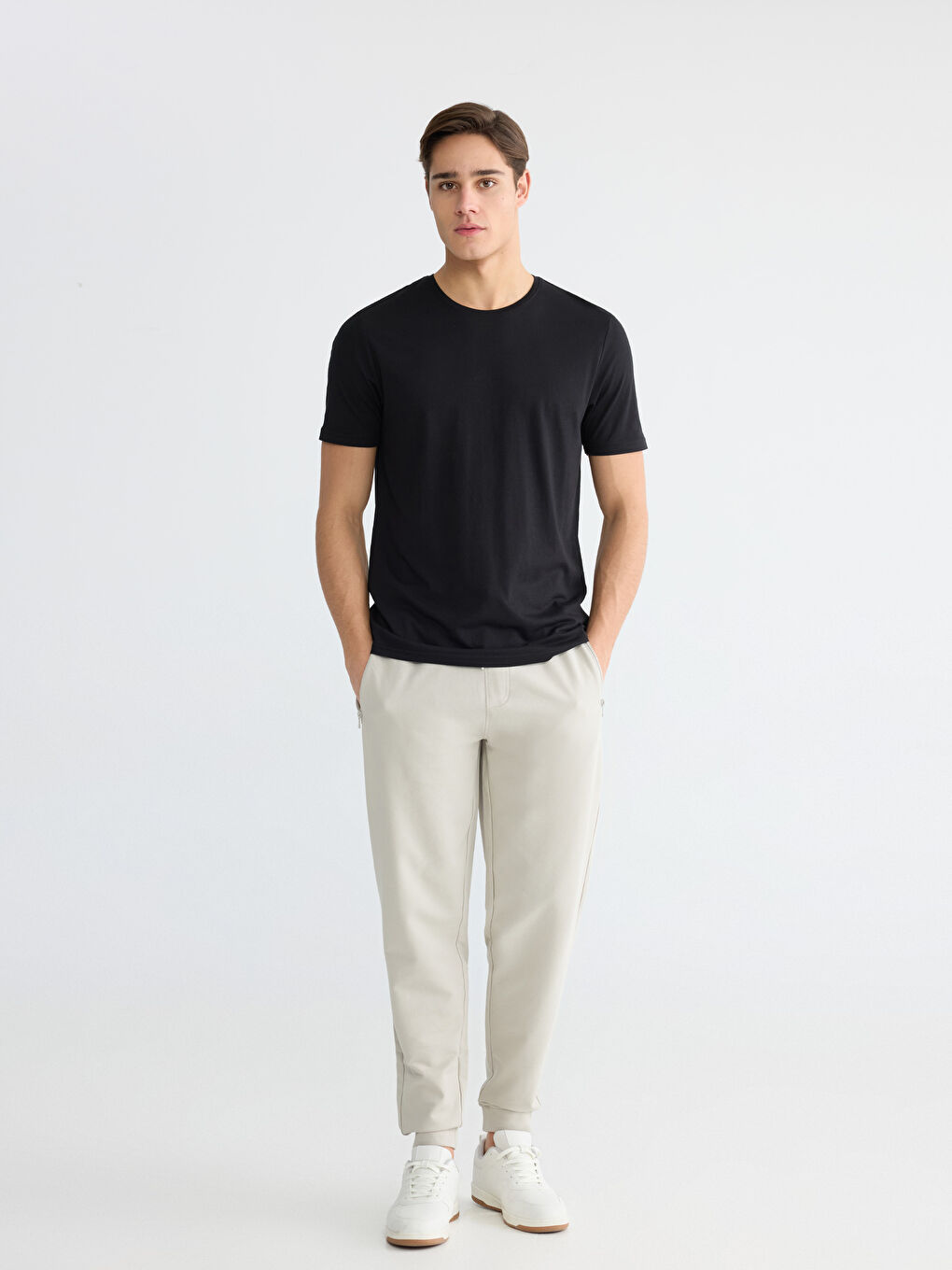 Siyah Bisiklet Yaka Erkek Tişört-1