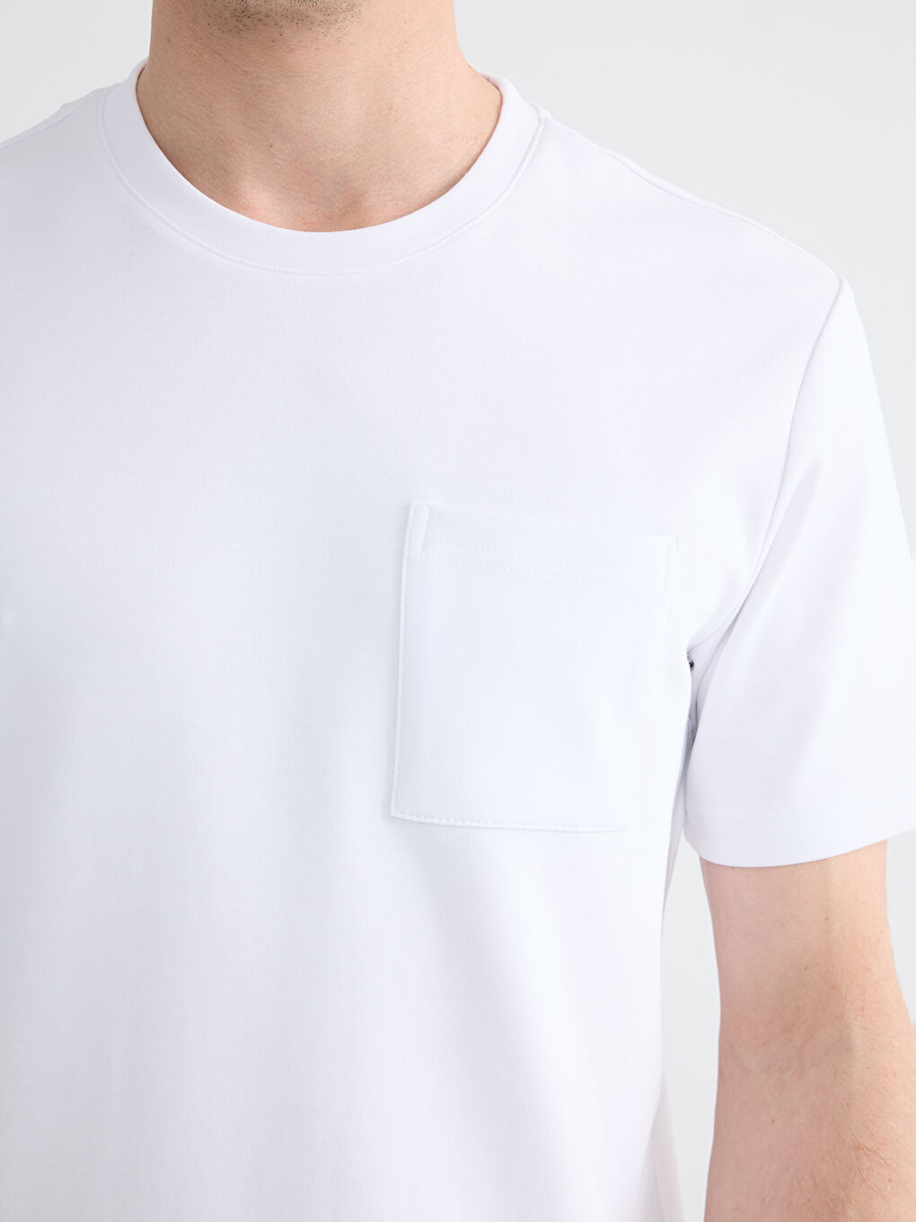 Beyaz Bisiklet Yaka Erkek Tişört-2