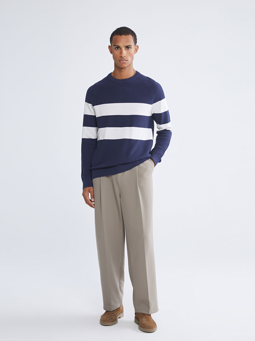 მამაკაცები მუქი ლურჯი სვიტერი-1