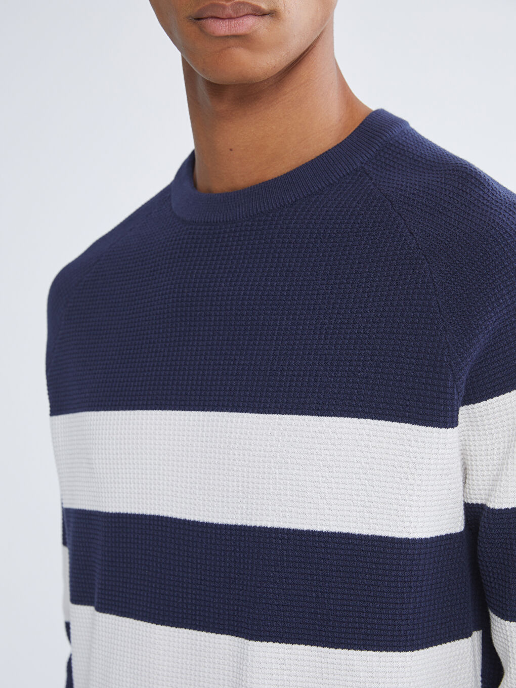 მამაკაცები მუქი ლურჯი სვიტერი-2