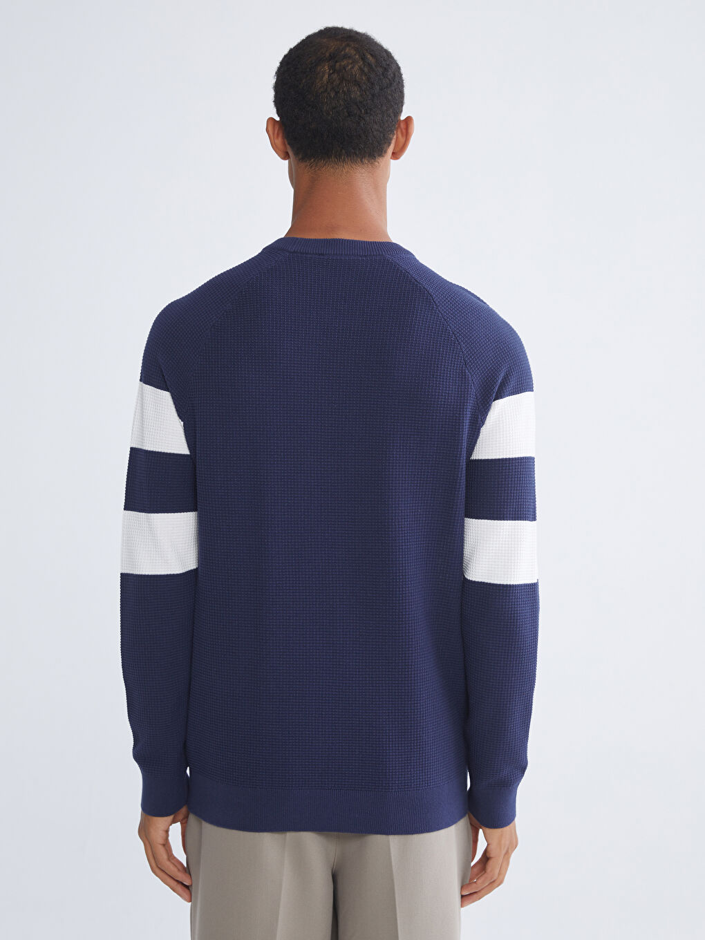 მამაკაცები მუქი ლურჯი სვიტერი-3