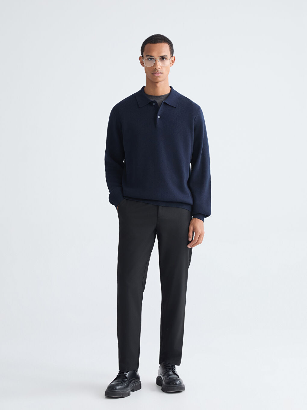 მამაკაცები მუქი ლურჯი სვიტერი-1