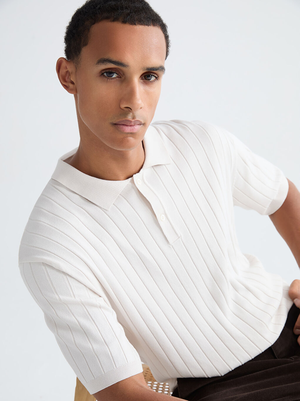 Мужской свитер с воротником поло и коротким рукавом-2