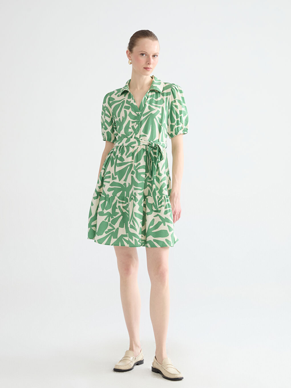 Rochie cu Guler, Talie Ajustabilă și Falduri