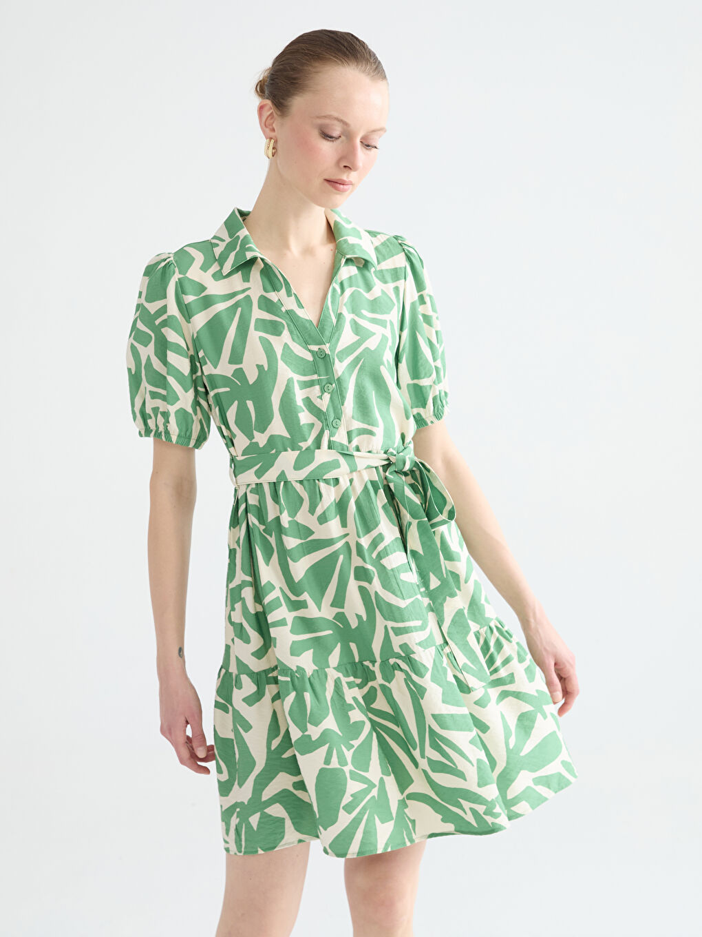 Rochie cu Guler, Talie Ajustabilă și Falduri-1