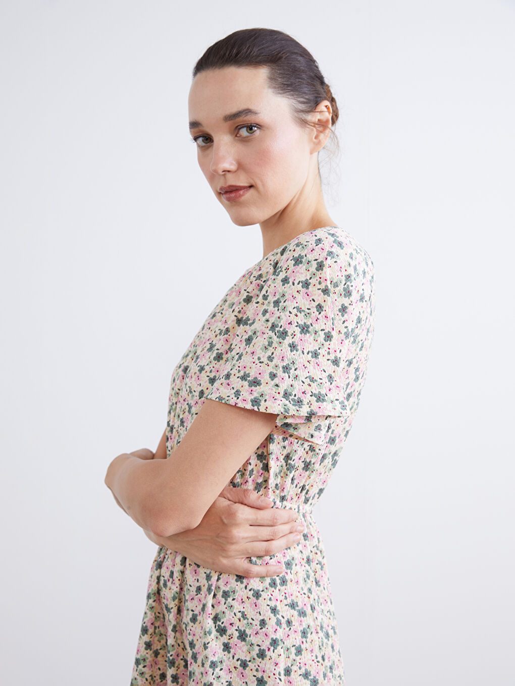 Crew Neck Floral Mini Dress-2