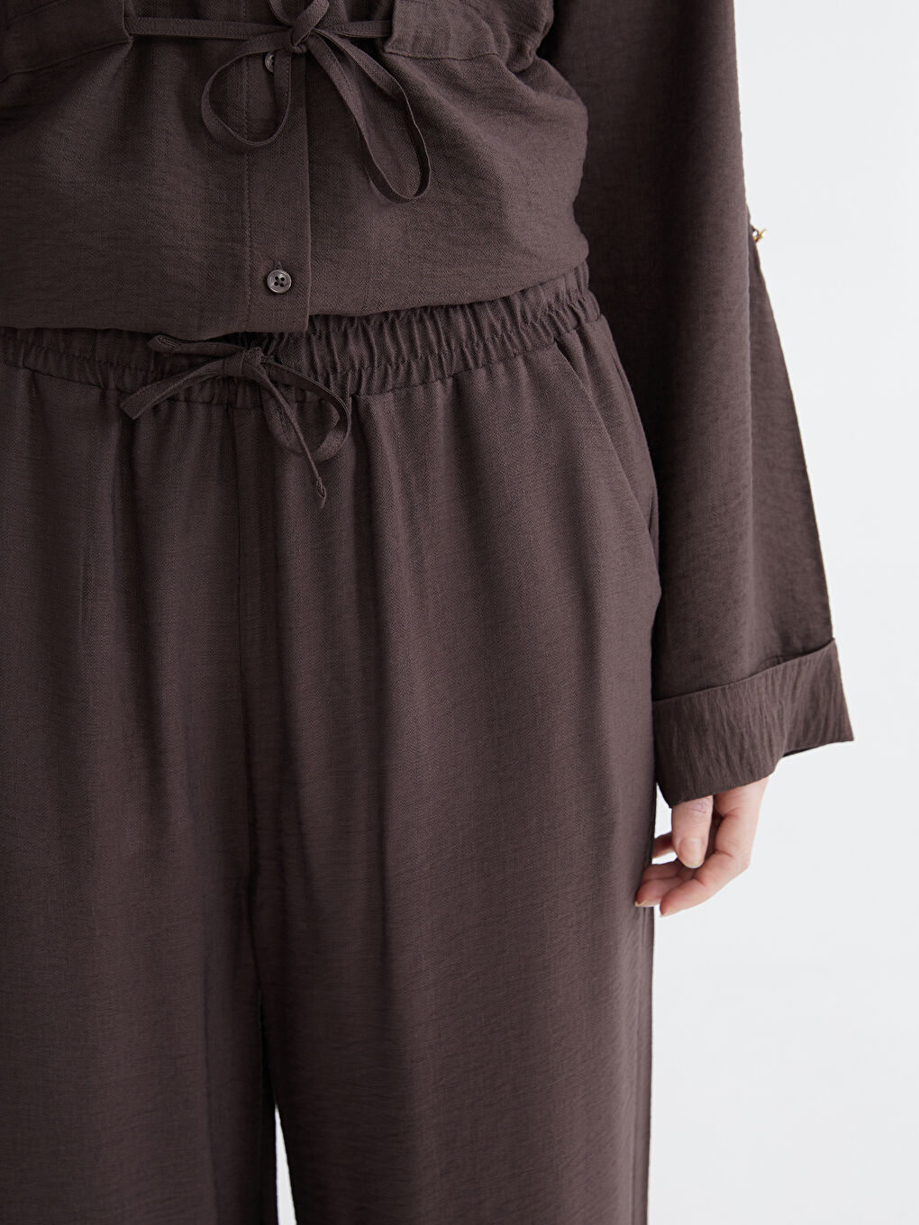 ქალის ფართო შარვალი ელასტიური წელით-2