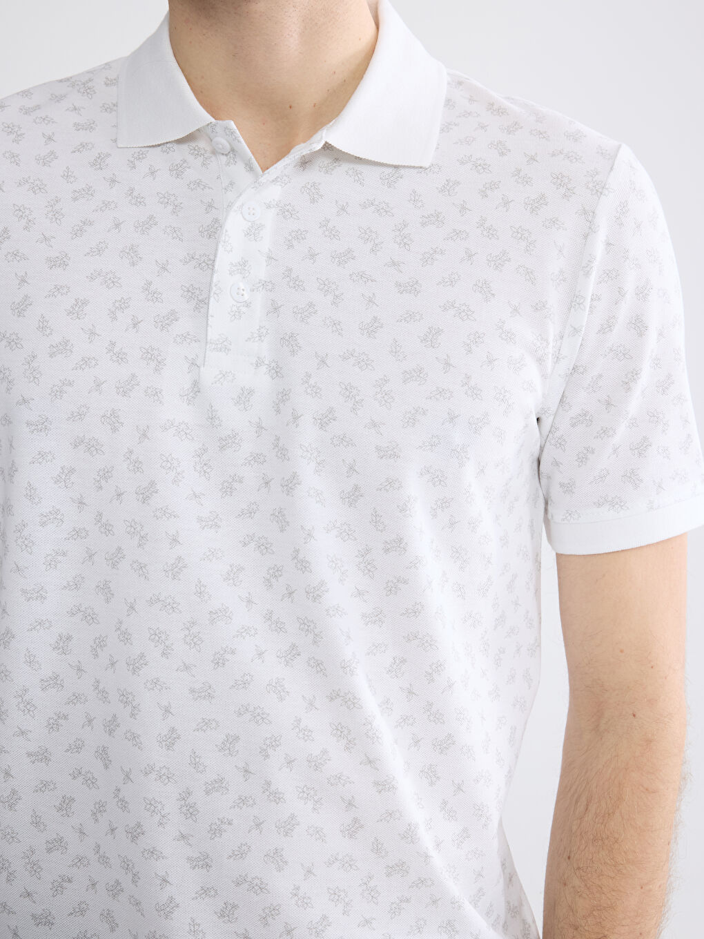 Мъж Бяло Тениска-2