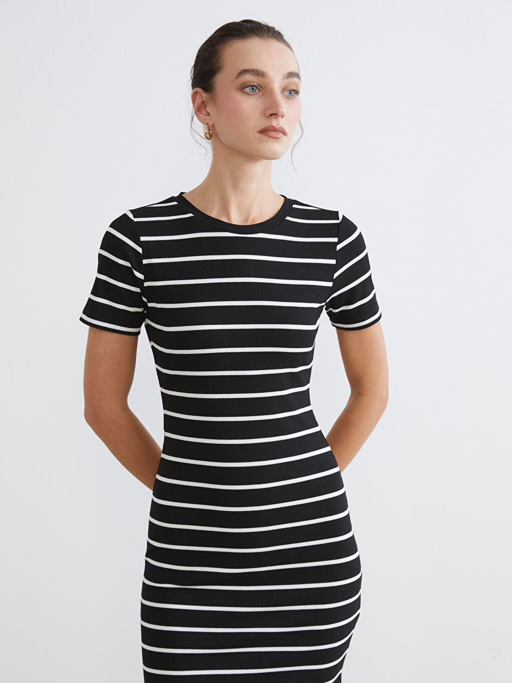 Женщины Черный Платье-1