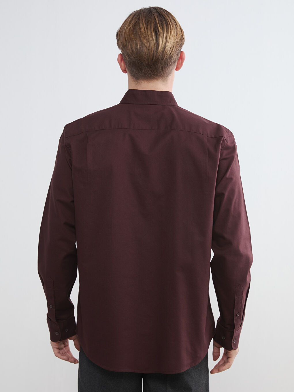 კაცის რეგულარული მორგების ოქსფორდის პერანგი-3