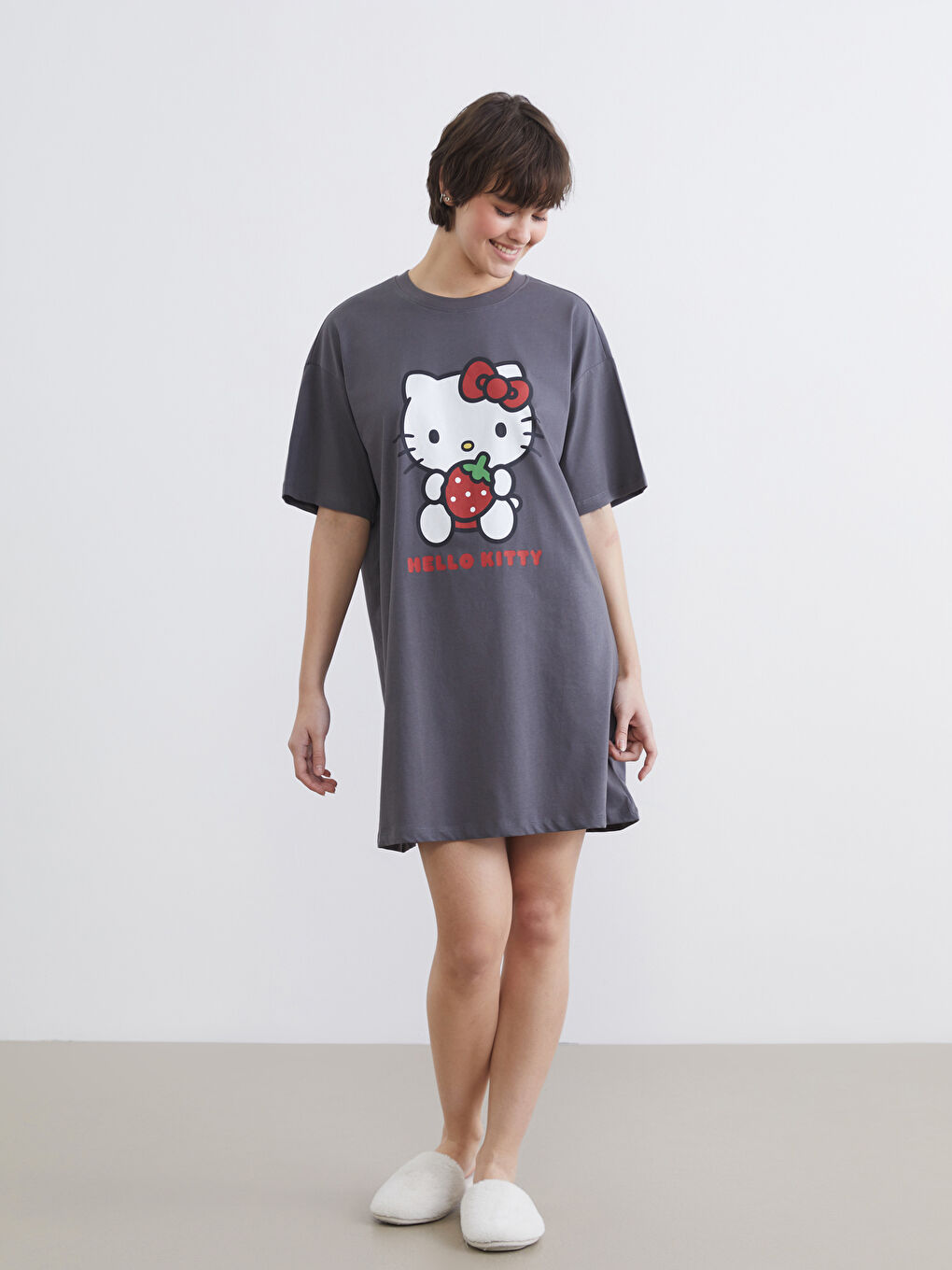 Gri Hello Kitty Baskılı Oversize Kadın Gecelik