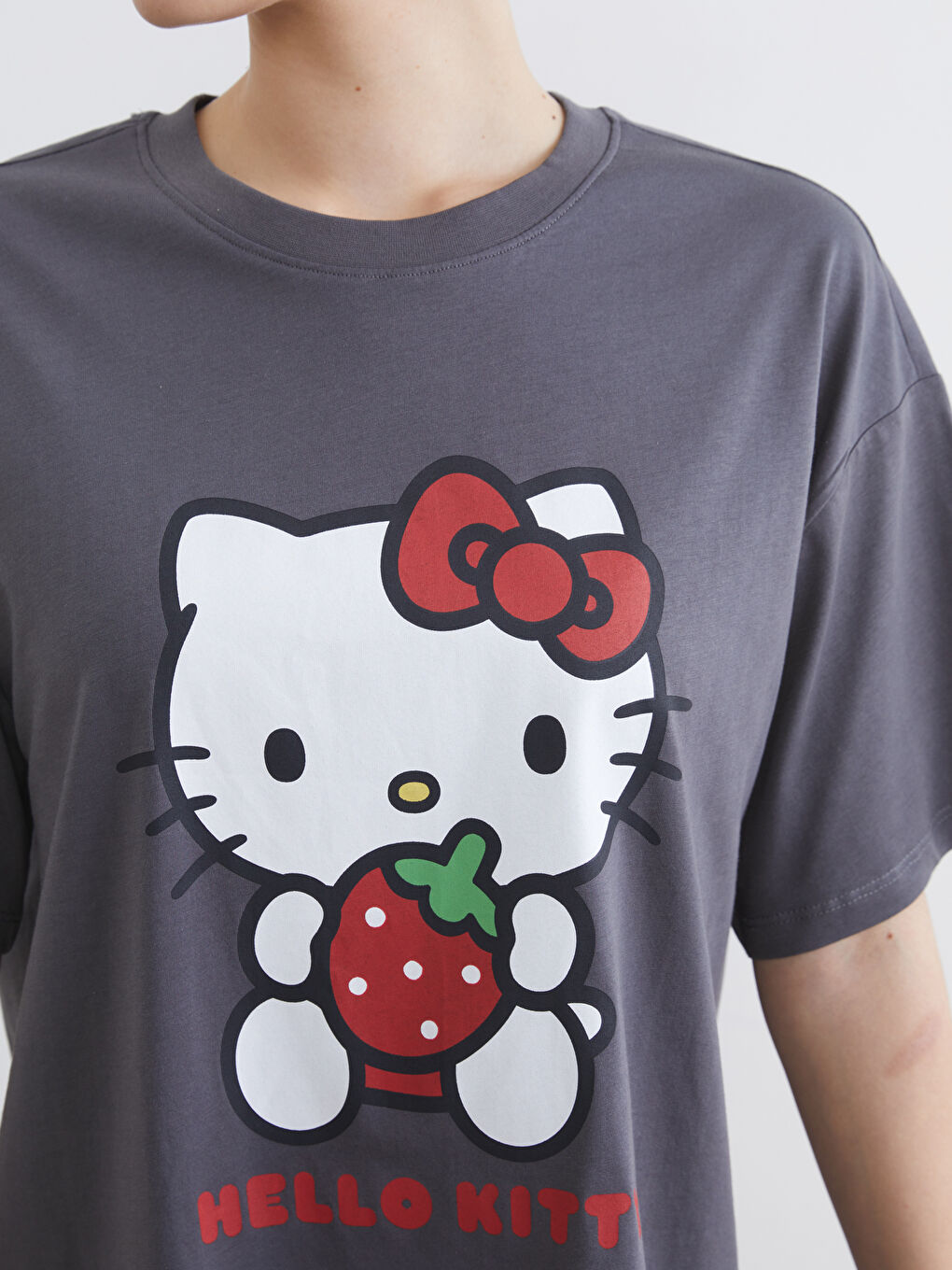 Gri Hello Kitty Baskılı Oversize Kadın Gecelik-2