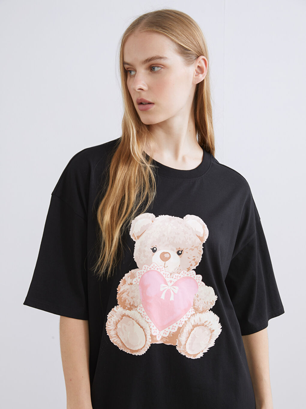 Siyah Bisiklet Yaka Ayı Teddy Baskılı Kadın Gecelik-1