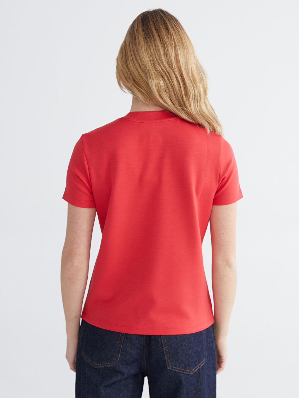 Ženska majica sa postavljenom kragnom od mekanog materijala-3