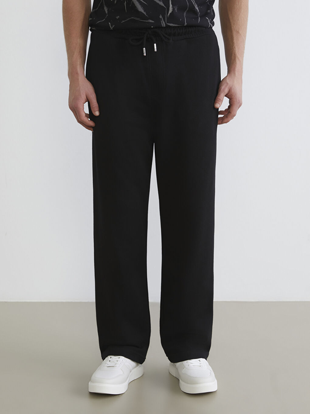 Siyah Rahat Kalıp Erkek Kalın Eşofman Altı-1