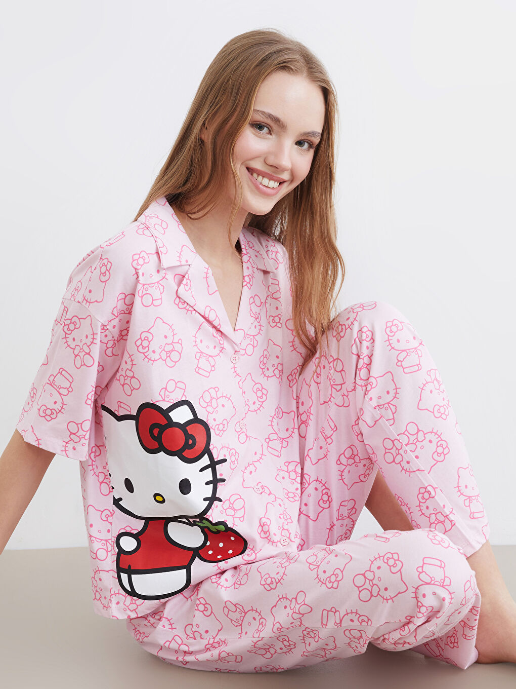 Hello Kitty Print Women's Pajama Set