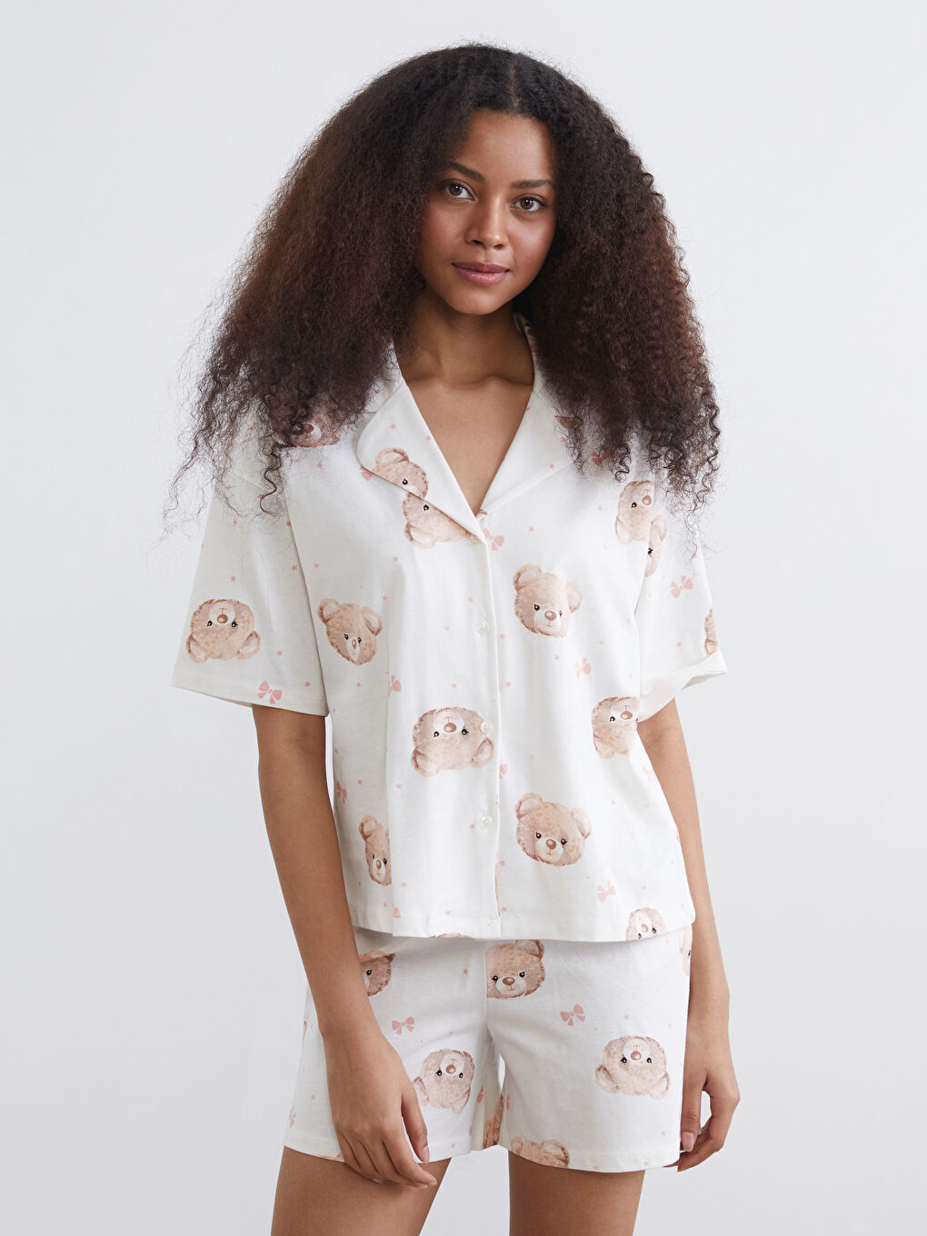 Ekru Ayı Teddy Baskılı Kadın Şortlu Pijama Takımı