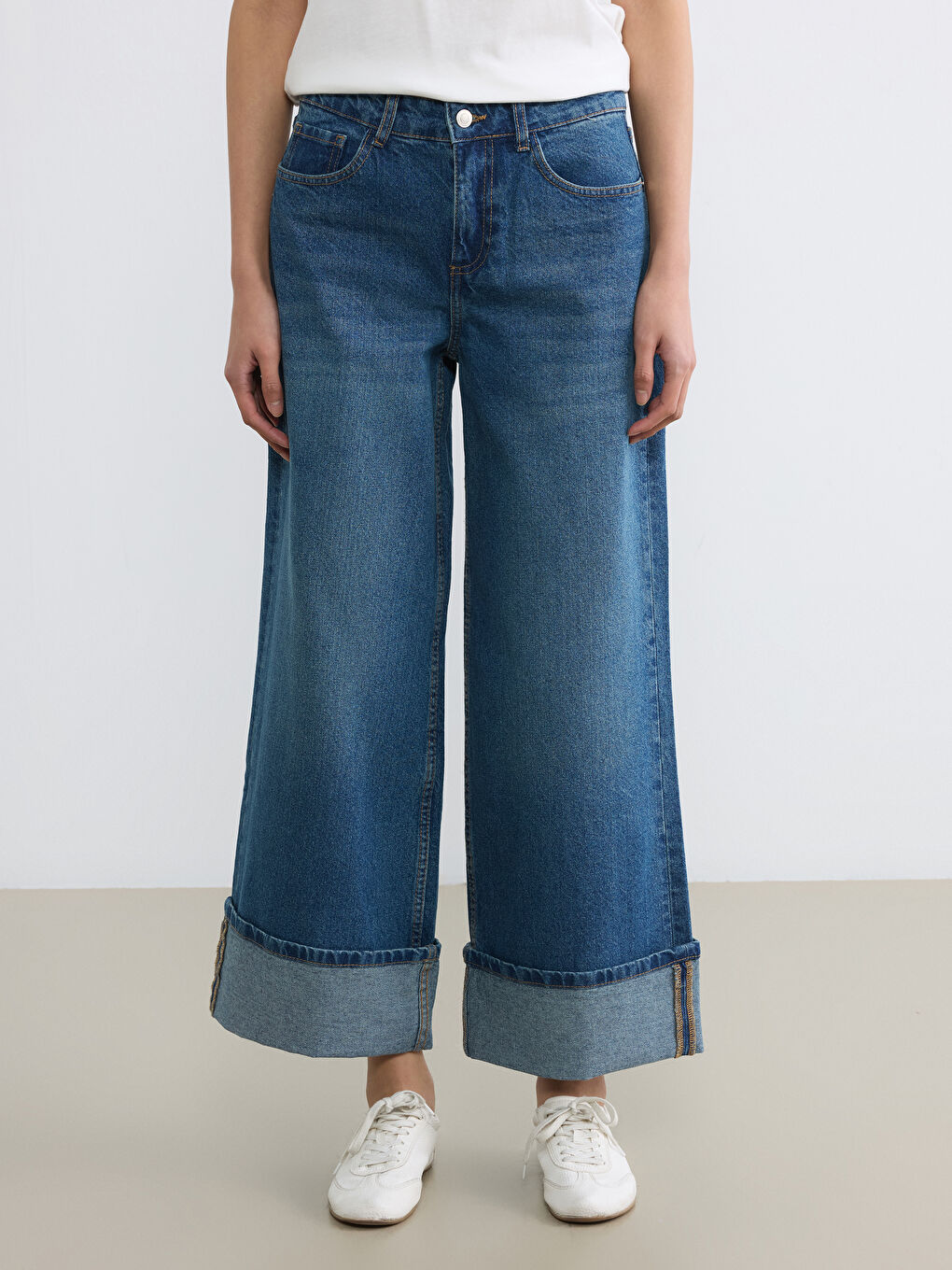 جينز نسائي واسع بخصر عالي-1