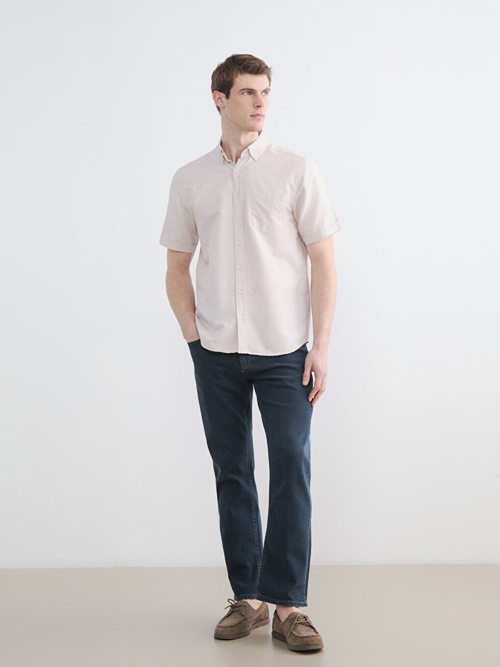 قميص رجالي بقصة عادية من قماش دوبي-1