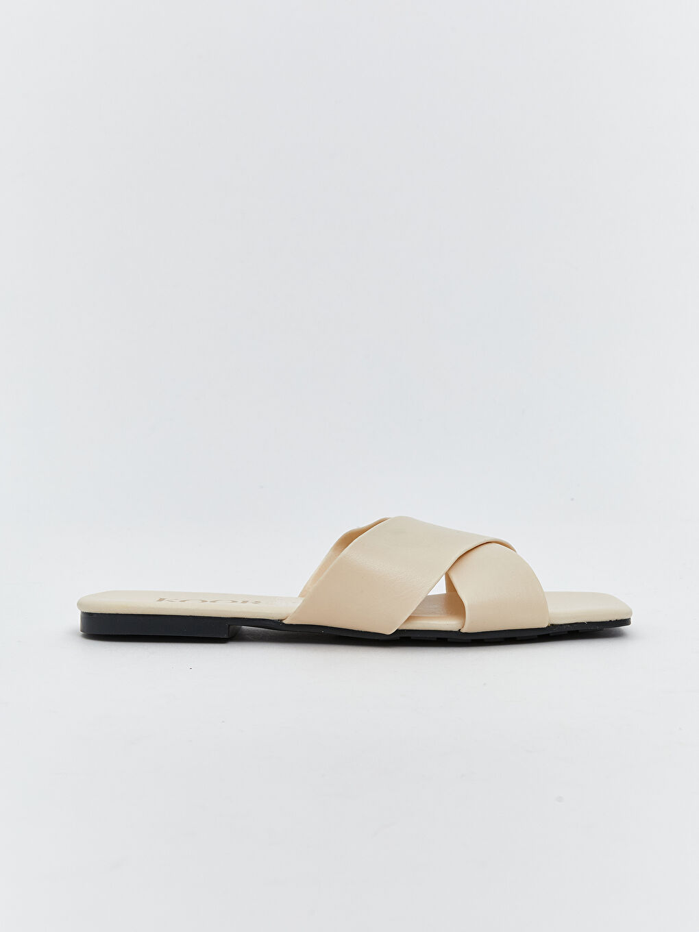 Bej Deri Görünümlü Çapraz Bantlı Kadın Terlik-1