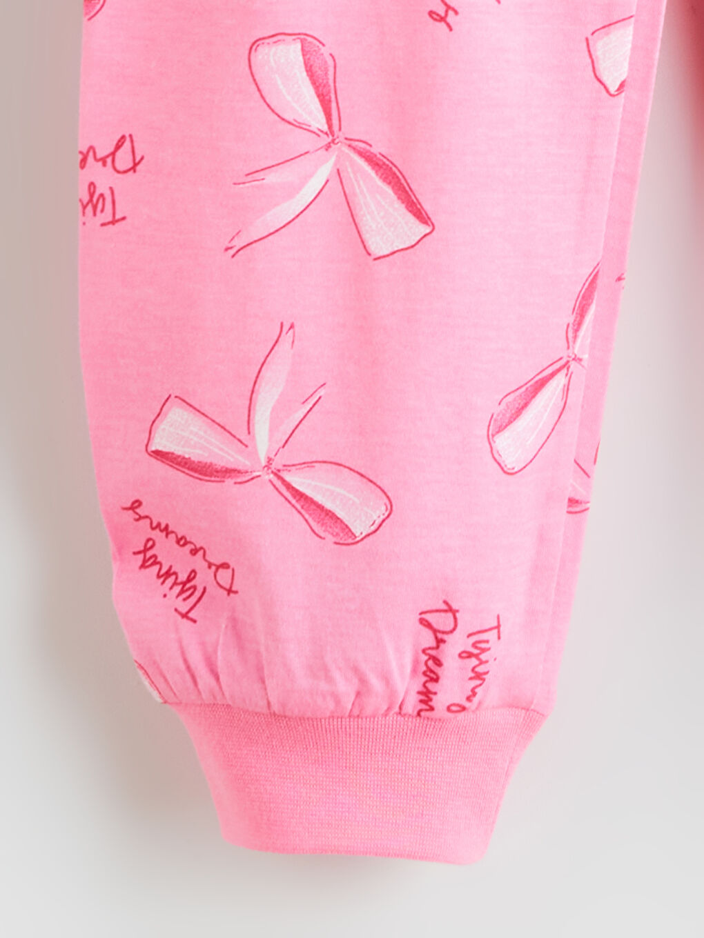 طقم بيجامة للبنات بياقة دائرية-6