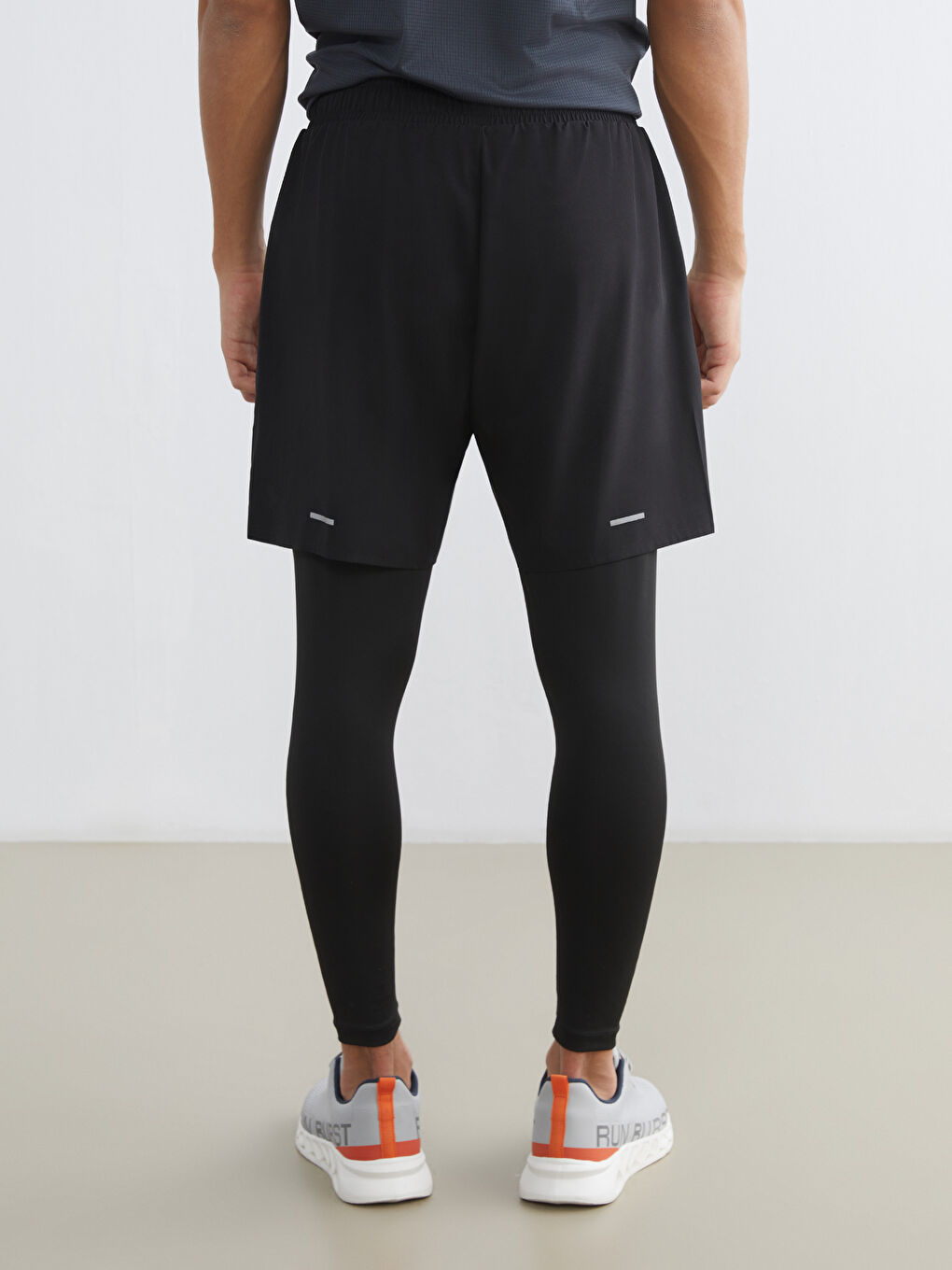 Siyah Standart Kalıp Erkek Taytlı Şort-3