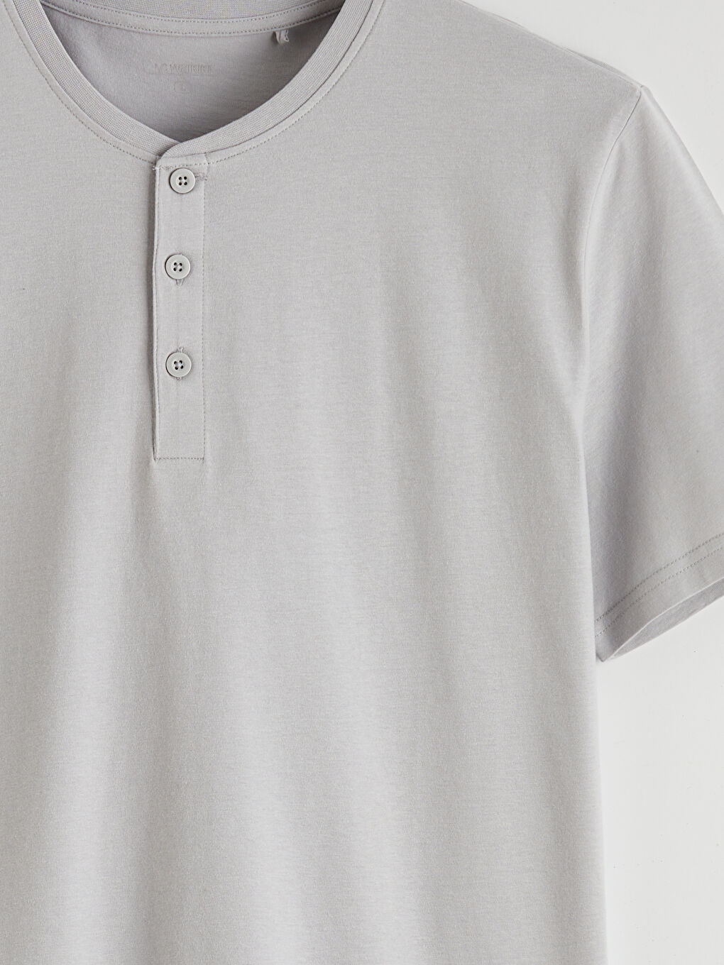 Мъжка пижама горна част с кръгло деколте и къс ръкав.-5