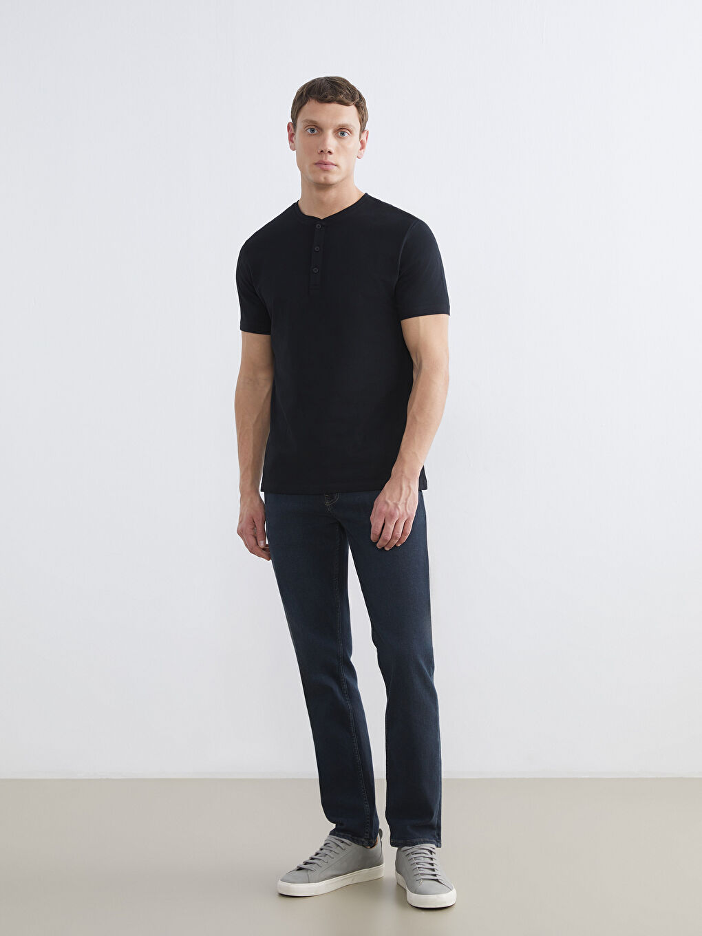 Siyah Bisiklet Yaka Kısa Kollu Erkek Pijama Üst-1