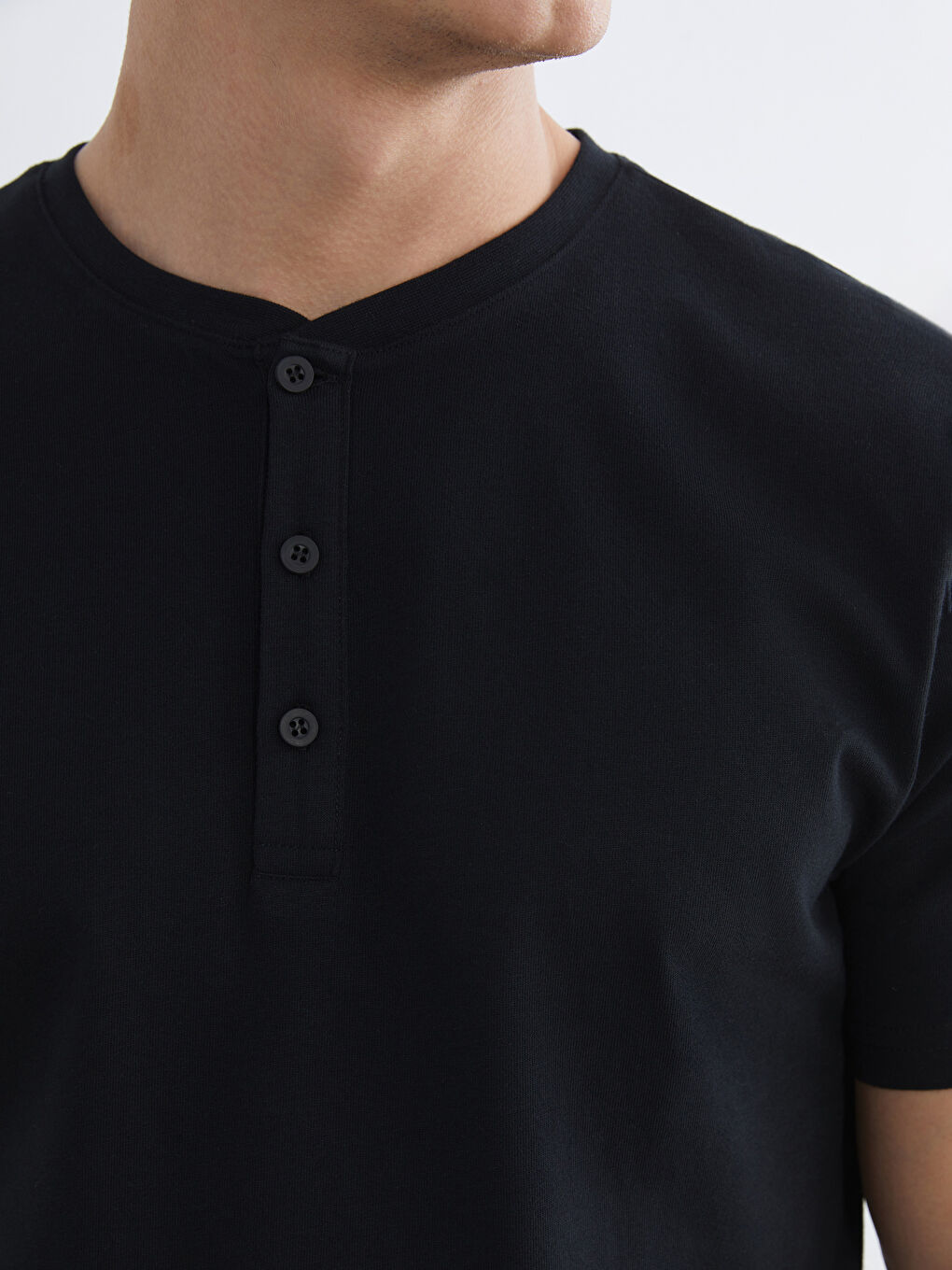 Siyah Bisiklet Yaka Kısa Kollu Erkek Pijama Üst-2